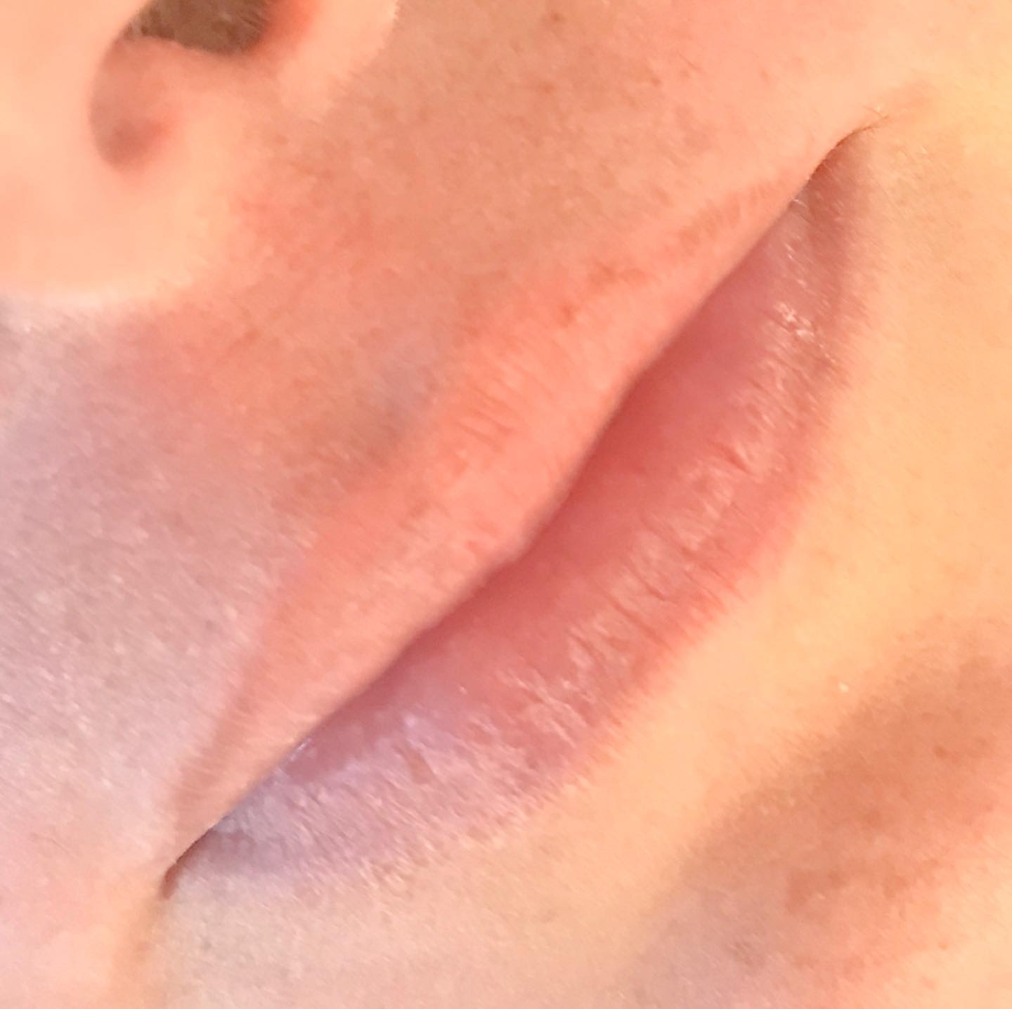 Getting rid of fine hair from your upper lip with threading exfoliates your skin, looking smooth and clean.
-
-
-
-
-
#atxbrows #facialthreading #finehair #austinwoman #eyebrowthreading #austin360 #austinbeauty #austinbeautyblogger #austintexas #atxlocal #atx #drippingspringstx #serasanadrippingsprings #noondayambassador #dressforsuccessatx #organic #popupshopaustin #atxstyle #atxtattoo #austinlashextensions #bestofaustin #austintexasthings