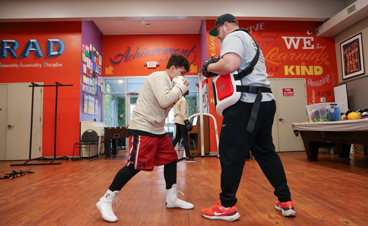 Teens—join us for FREE Boxing, where confidence, discipline, and strength are built! 🥊
The 201 Boxing Program takes place Mondays, Tuesdays, & Wednesdays from 3:30–4:30 PM at the @greatfalls_youthcenter Center.
📍 52 Front Street, Paterson
Program Details:
• Ages 13+ must be Youth Center members (FREE to join)
• Participants under 13 are welcome with a parent or guardian present at all times.
• Led by @coachkellz201 Kellz of @project201inc & @project201inc Sports