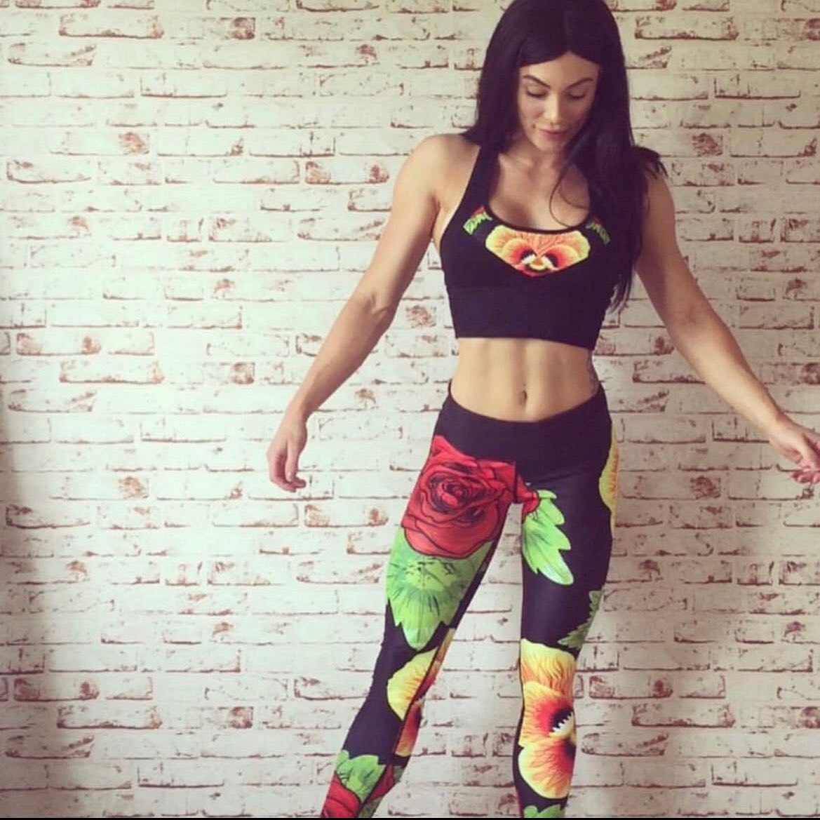 Gorgeous @amelia_dione 🙌rocking our Victoria set 😍 Shop the look 👇🏼www.vidaactiv.com.au . . Limited stock available 😀
.
.
.
.
.
#vidaactiv #fit #fitinspiration #bikinicompetitor #sportswear #gymclothes #gym #gymgear #gymlife #fitnessmodel #gymgear #brightcolors @amelia_dione with @repostapp
・・・
Loving my new workout clothes from @vidaactiv_apparel 💚❤️ nothing like a fresh outfit to make you feel on point with your training 😉 #vidaactivapparel