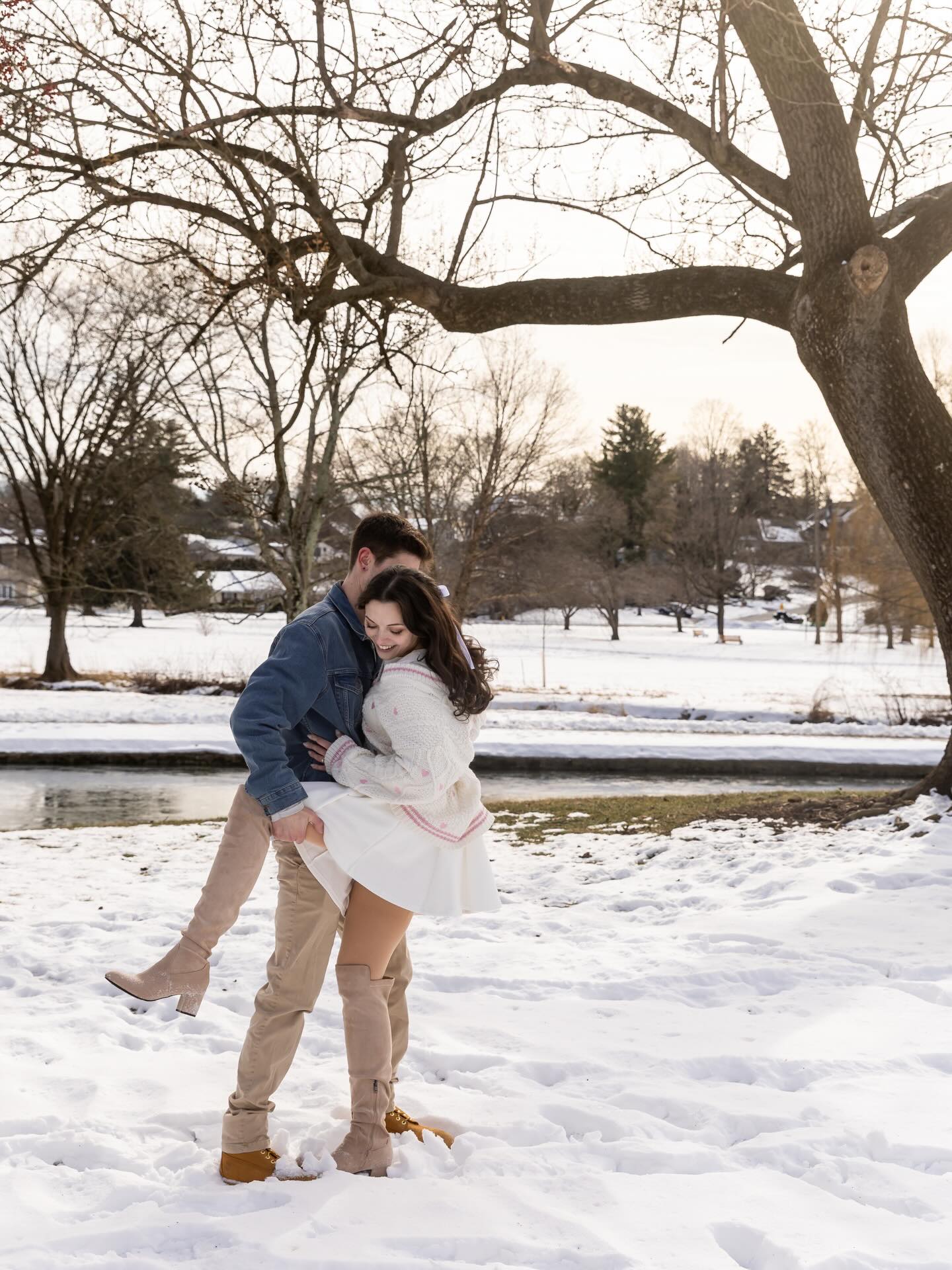 Yes, it was freezing.
Yes, it was 100% worth it 🥶✨
The cutest couple, the best energy, and a Taylor Swift–inspired outfit that understood the assignment.
Already counting down to their Valentine’s weekend wedding 💍❤️
@talltimberbarn
@itsdanamarie13
#engagementsessioninthesnow #snowsessions #engaged💍 #weddingphotographer #taylorinspired