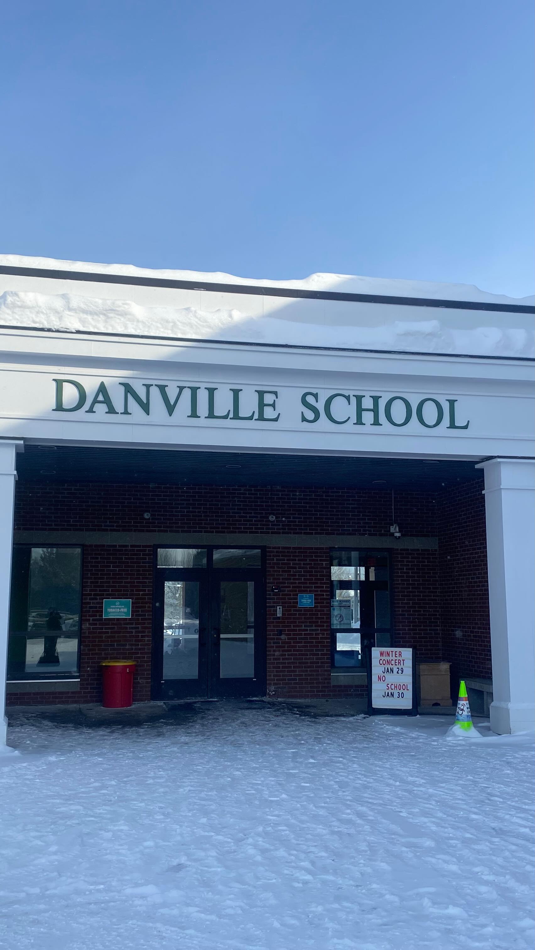 Today I was at Danville High School sharing conversations and space with some really great students. I’m extra grateful to have had a really cool team of student hosts that spent their whole day helping me, and making me feel so welcome. Thank you @lauren.joncas @landen_fournier @girouxjackson @melwillis18