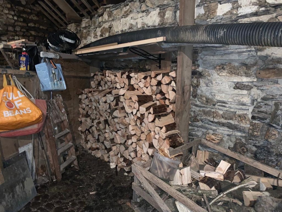 We can stack wherever you want us to. 🌲🔥
We try to accomodate every individual's needs whether it's a complicated end stack or just an awkward place to get to, we'll give it a go and get your delivery done.
For any infromation or any enquiries big or small drop us a message or give us a call on 01348837179.
#firewood #softwood #hardwood #logs #logging #wood #bike #wood #axe #chainsaw #fire #burnwood