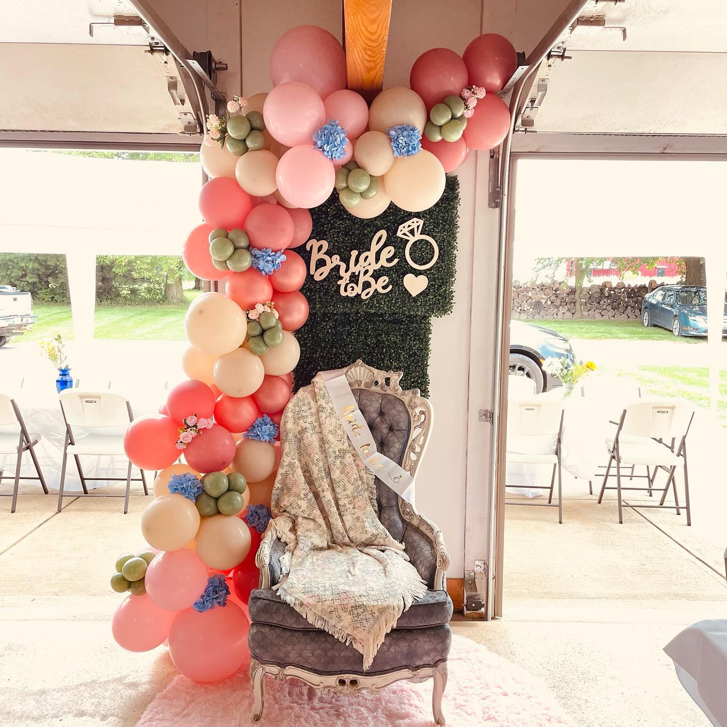Loved 😍 doing this garland for the lovely @laurenkoch_4 bridal shower! #balloongarland #shelbyvilleindiana #balloons #mohrballoonsplease