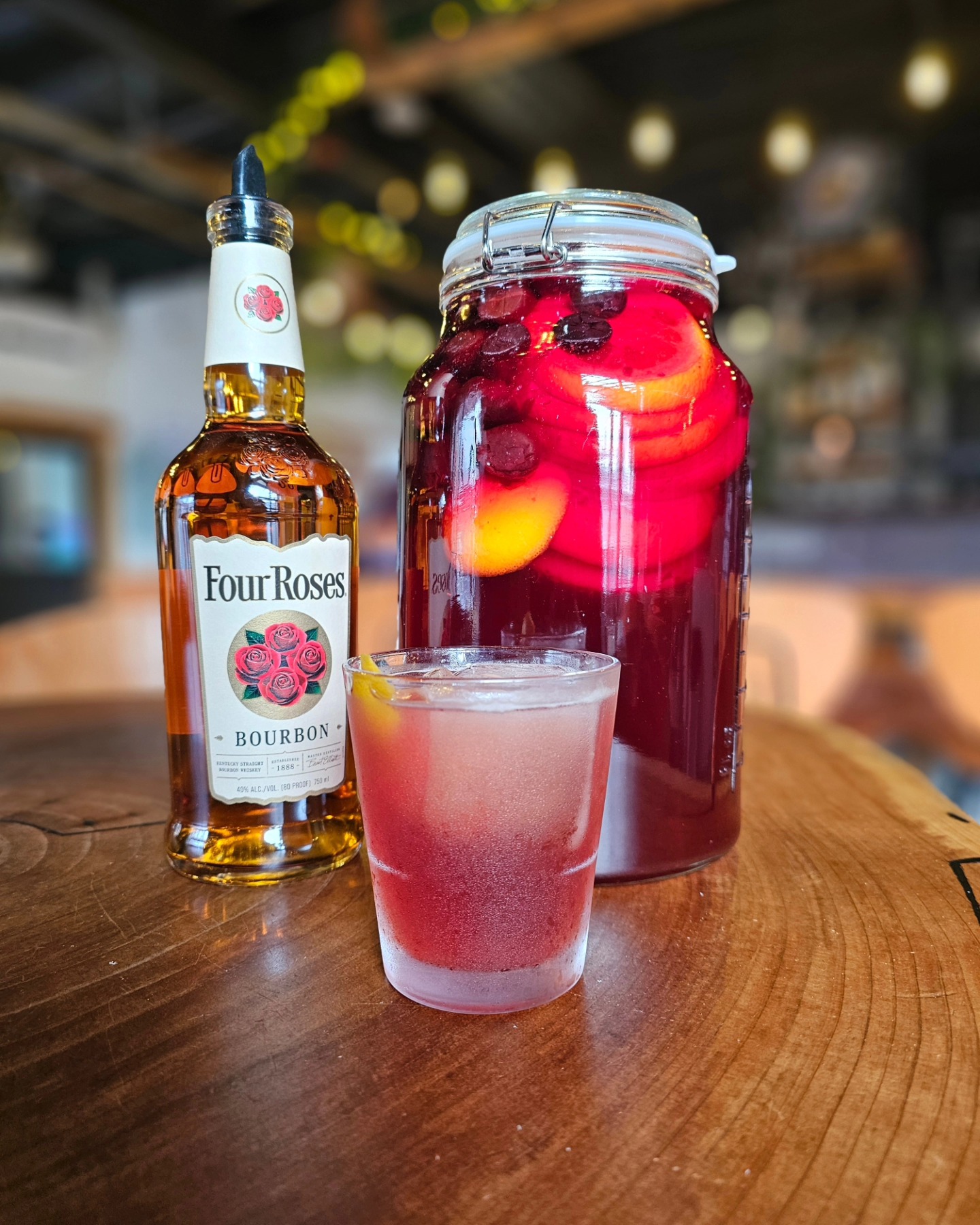 The Crow Fashion
House made Dark Cherry and Orange Shrub with @fourrosesbourbon 😋
#craftcocktails #cocktailbar #eugenebarscene #whiteakerneighborhood #mocktail #newyears2025 #localbusiness #womanowned