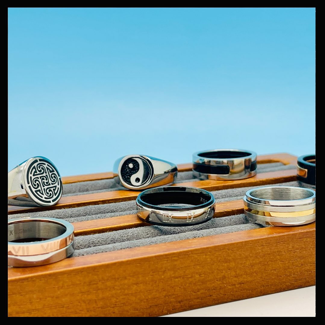 💍✨ Our stunning collection of stainless steel rings is now customisable with engraving to add a personal touch. Whether it’s your initials, a special date, or a meaningful message, make your ring uniquely yours. Crafted with precision and durability, our rings are designed to last and reflect your individual style. Explore our range and create a one-of-a-kind piece that speaks volumes.
Visit our website to order yours today! ✨
customkoolgifts.com
💖 #QVM #gifts #handengraving #custom #stainlesssteelring #ring #men
#CustomKoolGifts #StainlessSteelRings #CustomEngraving #PersonalizedJewelry #elevateyourstyle