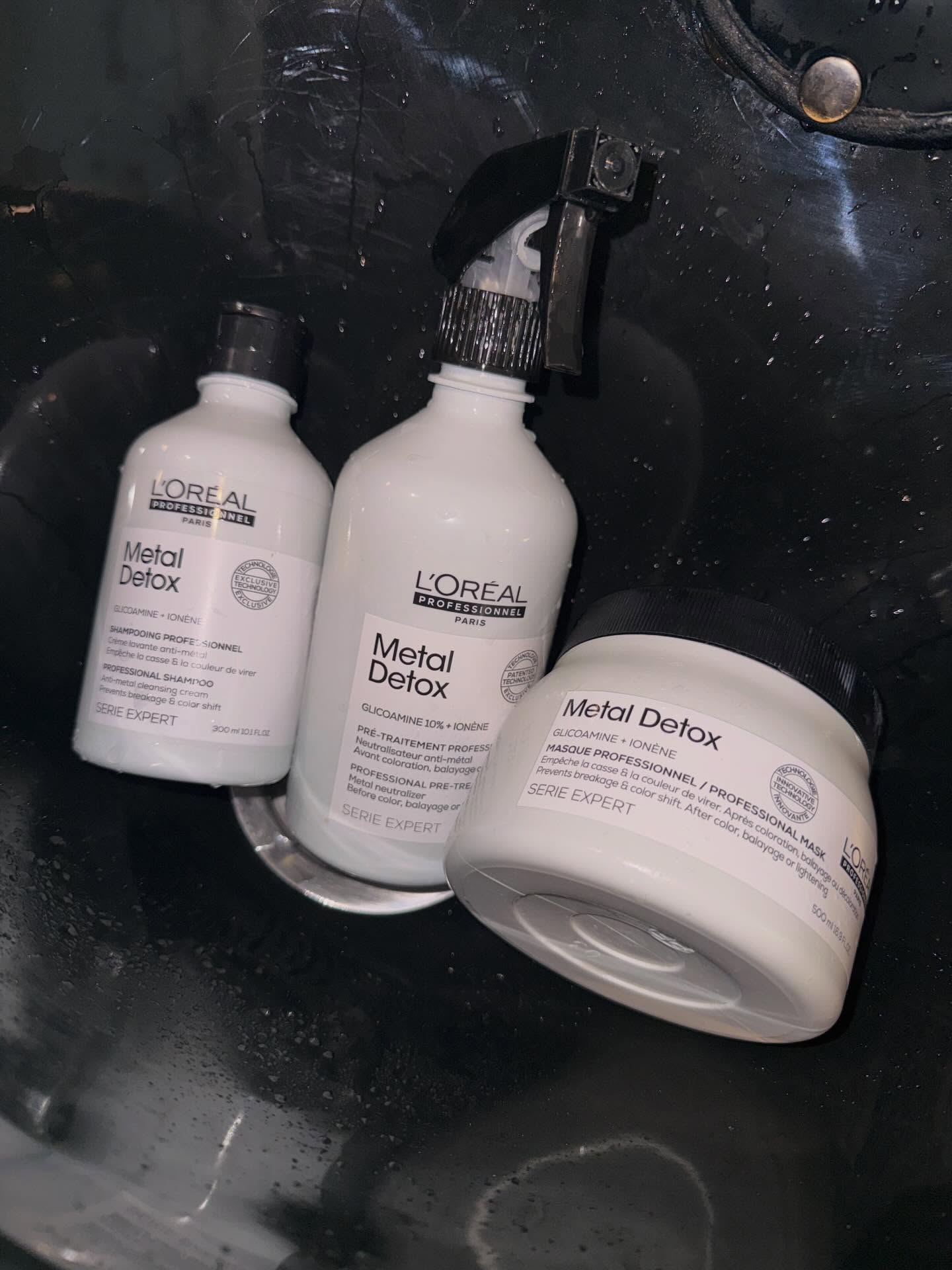 What’s the 1 thing we couldn’t live without?🤍 Metal Detox Treatment 🤍 this treatment works wonders! Detoxing all the harsh metals from your hair that is naturally in our water and some products leaving you with soft, smooth, silky hair 🤍 we LOVE @lorealpro metal detox 🤍 book in today for the full treatment for just £35 and change the way you feel about your hair 🤍