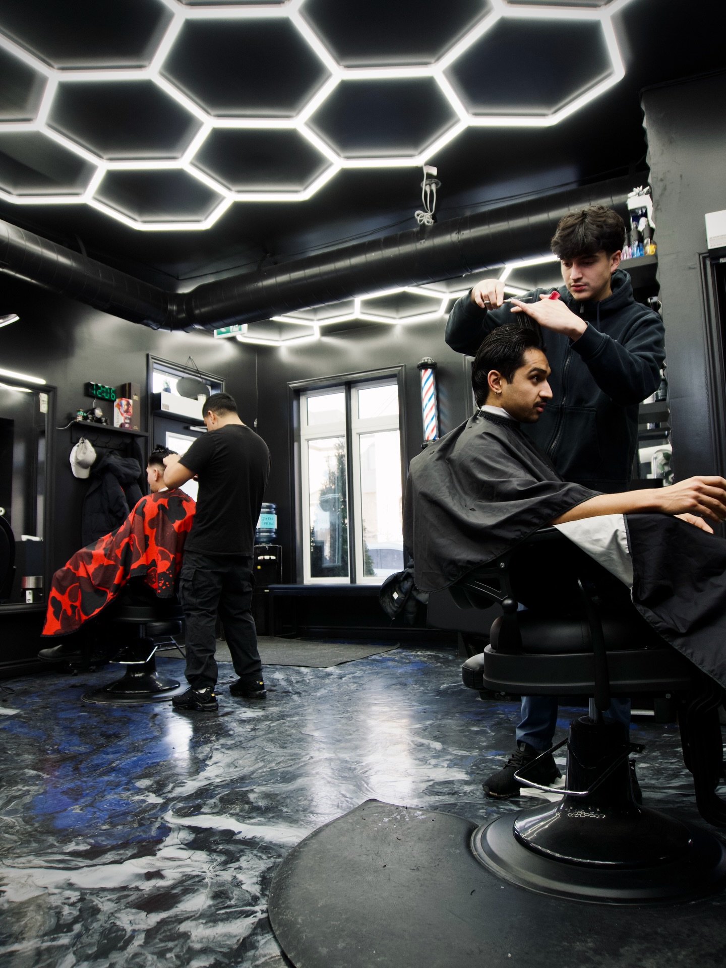 Stay Sharp🙌🏼
💈First Class Hair Studio | Brampton, ON📍
*** Walk-ins welcome anytime ***
#FirstClassHairStudio #BramptonBarber #BramptonFade #fade #FadeGameStrong OntarioBarbers BramptonHaircuts BramptonGrooming BarberLifeCanada BramptonStyle BarberJobsBrampton NowHiringBarbers BarberLifeON BarbersOfOntario BramptonTaperFade