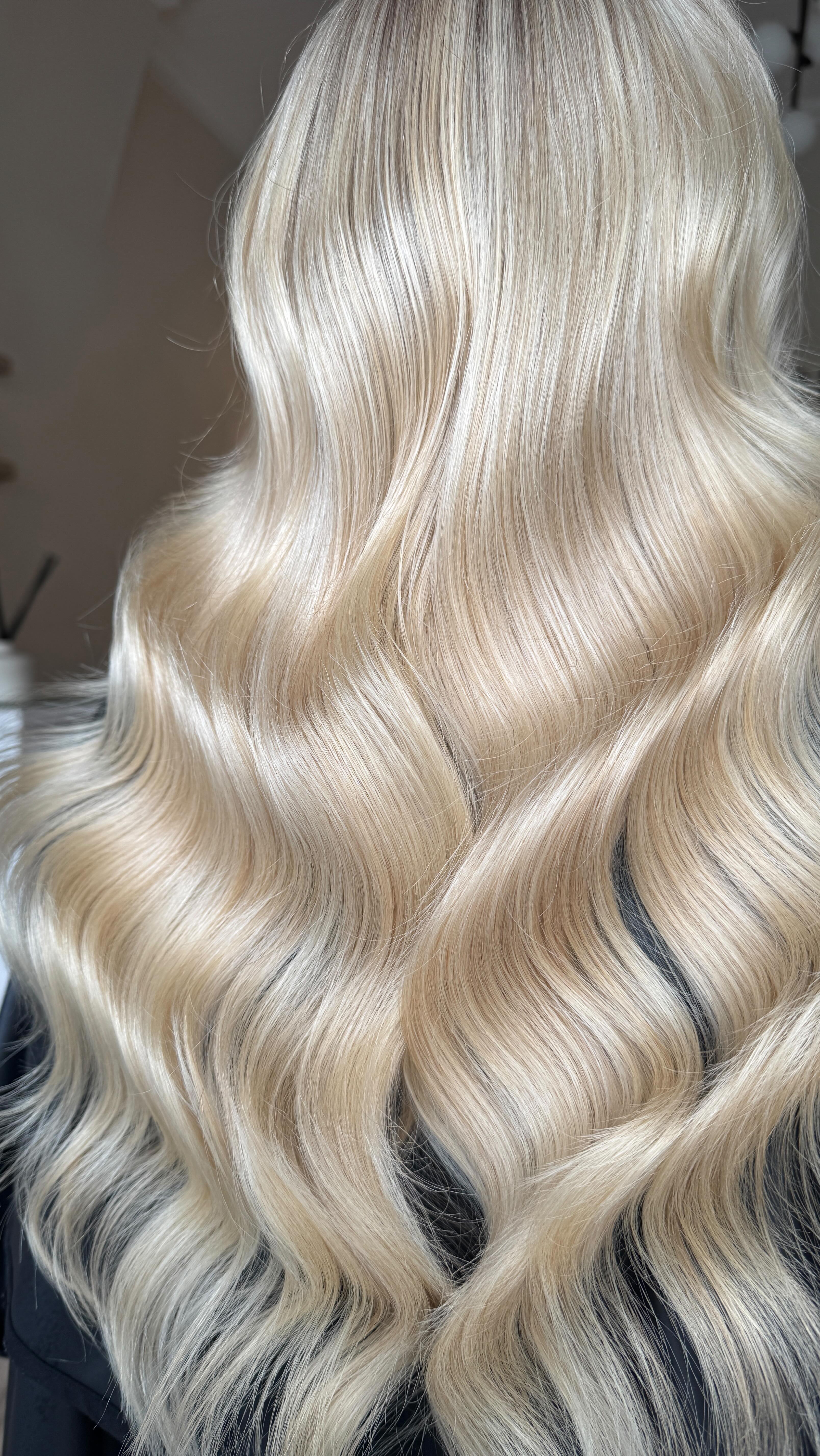 Vanilla hues, no filter needed ✨☁️
#creamyblonde #champagneblonde #blondebalayage #leedssalon