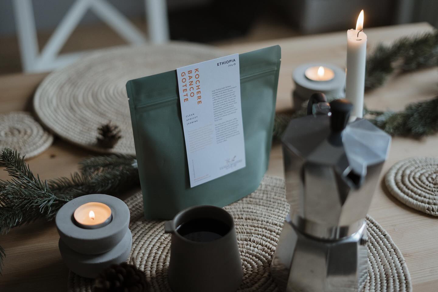 🎄Important Christmas dates below 👇
* Sun 17th Dec - Buying coffee online? Order by the 17th if you want your coffee to arrive before Xmas.
*Sat 23rd Dec - Last Partick Farmers Market of 2023!
If you have your heart set on a particular coffee or need a kilo bag to see you through the festive period we recommend you order via the website for pickup at our stall (please do this by 1pm on Fri 22nd).
Thanks!
📸 @otagostreetcollective