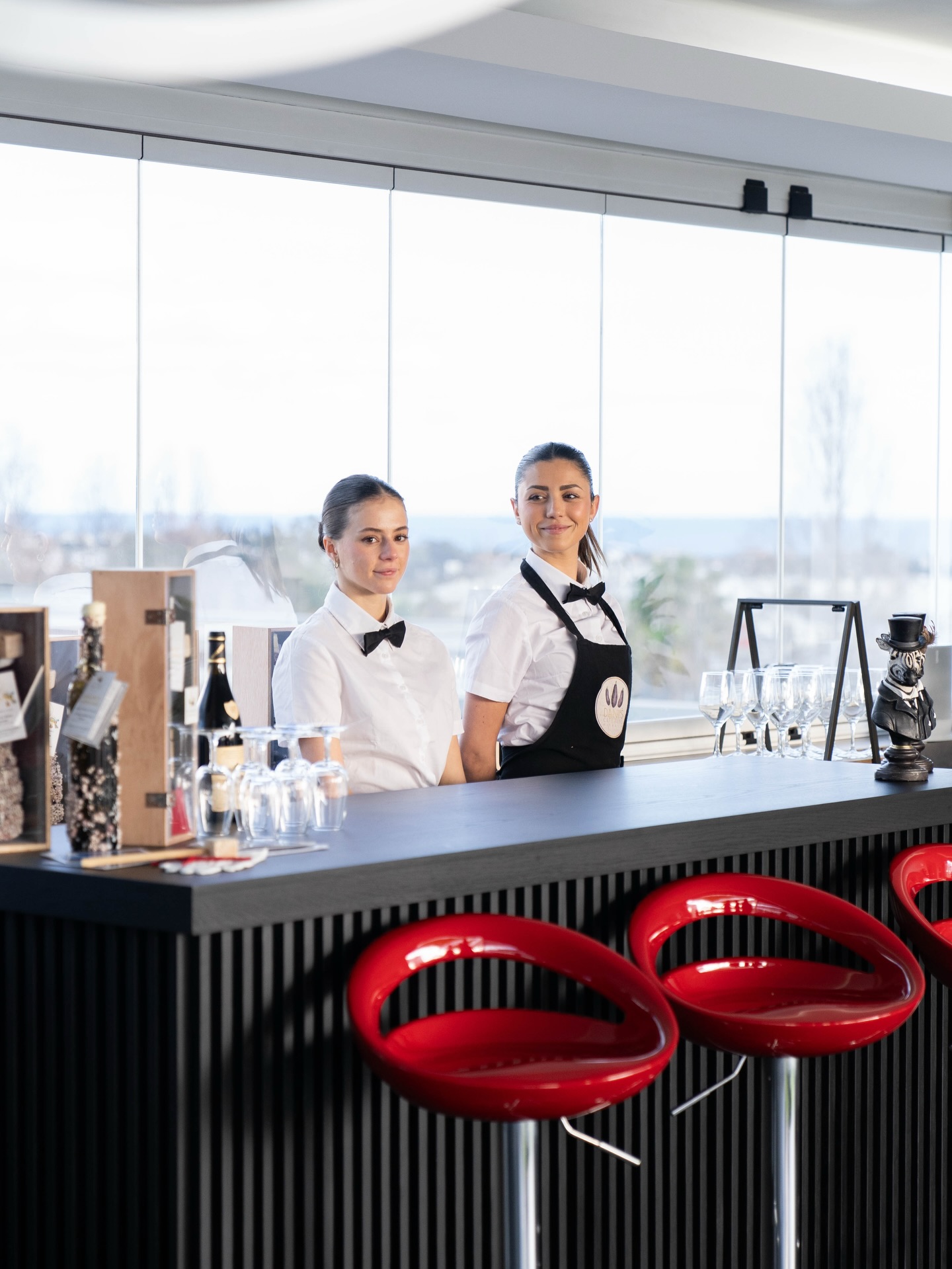 🥂 Your moment. Our craft. 🥂
Every event deserves attention, flavor and a touch of beauty.
At Dani’s Catering, we craft each celebration with precision and heart — so it feels special from start to finish ✨💐
Ready when you are.
📞 +34 602 687 187
📧 Dani@daniscatering.es
#DanisCatering #EventCraft #MarbellaCatering #CelebrateWithStyle