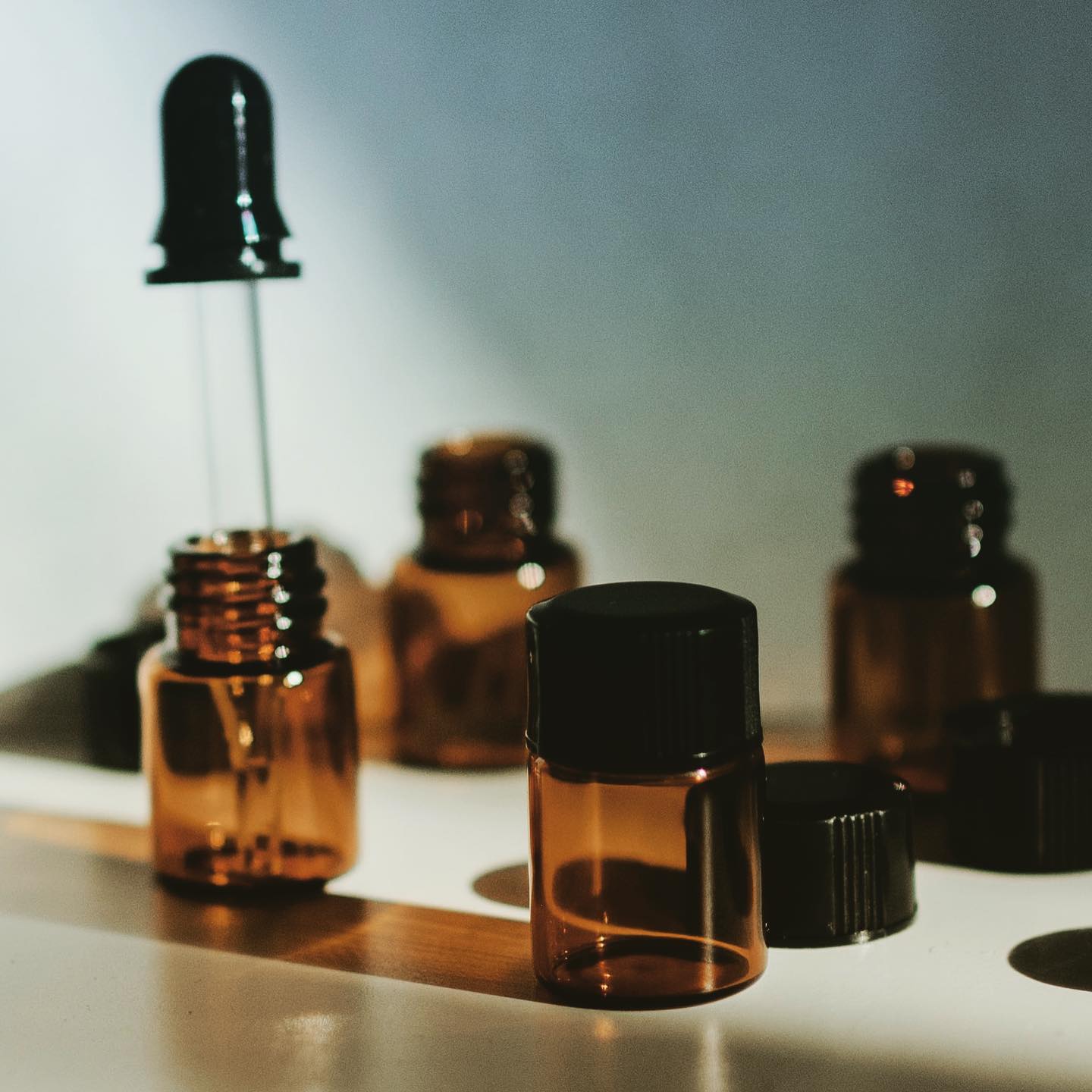 Vor knapp einem Jahr organisierte mediamus in Kooperation mit dem @mfk_bern den Workshop «Auf der Suche nach DEM Zaubertrank». Kulturvermittler*innen und Kurator*innen diskutierten gemeinsam verschiedene Rezepte, wie Ausstellungen von Anfang an gemeinsam gedacht und entwickelt werden koÌnnen.
Am Montag, 14. Juni 2021 treffen wir uns zu einer digitalen Austauschrunde, um eine Zwischenbilanz zu ziehen.
- Welche Zaubertrank-Rezepte wurden seither ausprobiert?
- In welchen Bereichen und Prozessen hat die Zusammenarbeit funktioniert und wo bestehen weiterhin Herausforderungen?
- Sind in der Zwischenzeit neue Zutaten entdeckt worden, die der Zaubertrank-Rezeptur hinzugefuÌgt werden sollten?
Wir sind gespannt auf Ihre Erfahrungen, Tipps und RuÌckmeldungen â ebenso auf neue Herausforderungen und Fragestellungen.
Die Veranstaltung ist kostenlos und steht allen Interessierten offen â unabhaÌngig davon, ob sie am vorgaÌngigen Workshop vom August 2020 teilgenommen haben.
Zur Anmeldung gehts via Link im Profil đoder via mediamus.ch/imfokus
Wir freuen uns auf den Austausch!
Credits: Unsplash
@kuverum @lalucarne @museum.bl @museumrietberg @bernhistmus @landesmuseumzurich @chateaudeprangins @histmuseumbs @stadtmuseumaarau @alpinesmuseum @naturama_aargau @kunstmuseumbasel @schlossburgdorf @museum.kulturama @historischesmuseumluzern @museearthistoirefribourg @historischesmuseumsg #kulturvermittlung #museumspÀdagogik