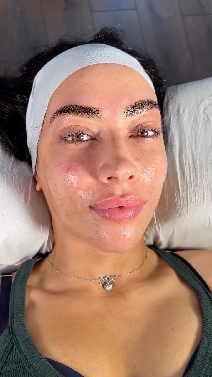 A little brow tidy goes a long way 🙌🏽