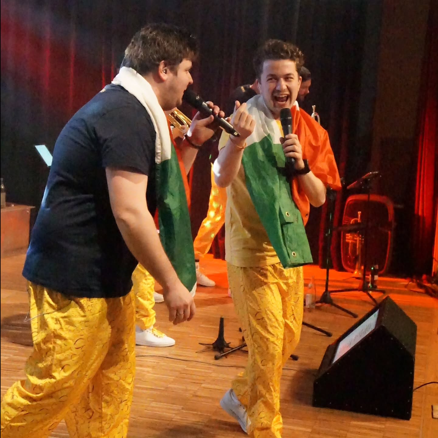 Fasching 2026 - wir hatten einen wundervollen Start ins neue Jahr bei der @fg_breitenbrunn 🍻🚀
Zwischen spektakulären Tanzeinlagen👯♀️, bezaubernden Prinzenpaaren👸🏻 und dröhnender Gugga-Musik🥁 durften wir die Halle einheizen 🎉🔥
Vielen Dank an alle, die dabei waren! 💛