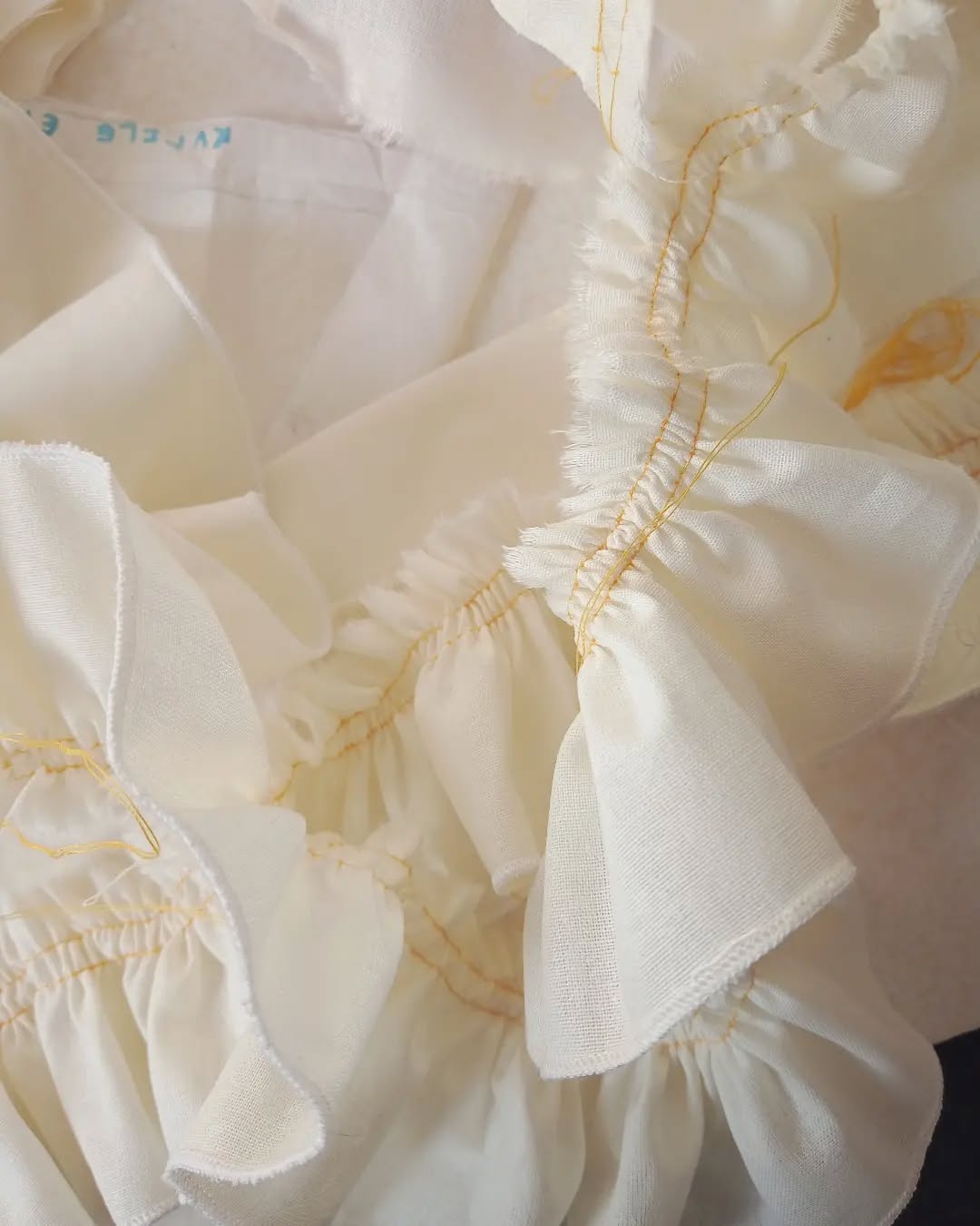 A day of making ruffles
.
.
.
.
.
#ruffles #making #handmade #cotton #madetoorder #madetolast #zelfgemaakt #katoen #duurzaammode #sustainablefashion #sustainableclothing #ethicalfashion #ethicalclothing #makingprocess #sewing #duurzam #madeinholland