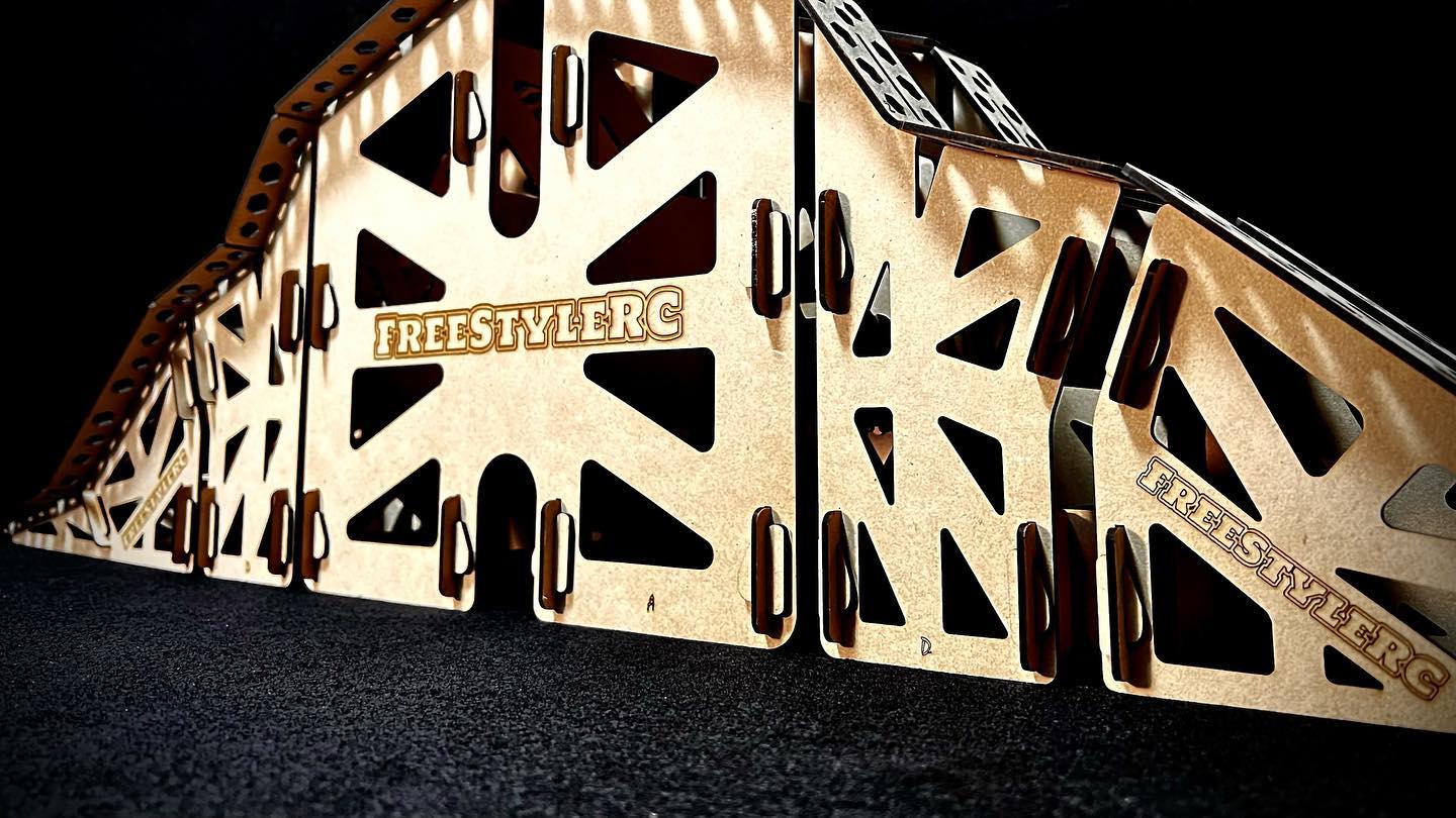 FreeStyleRC AngleMountain NorthAlps
1/24〜1/18スケールに対応するクローラーコース組立キット
#クローラー
#ラジコン
#RCcar
#コース
#遊び方はあなた次第
#リバース走行すると結構難しい
#下り坂に気をつけて!