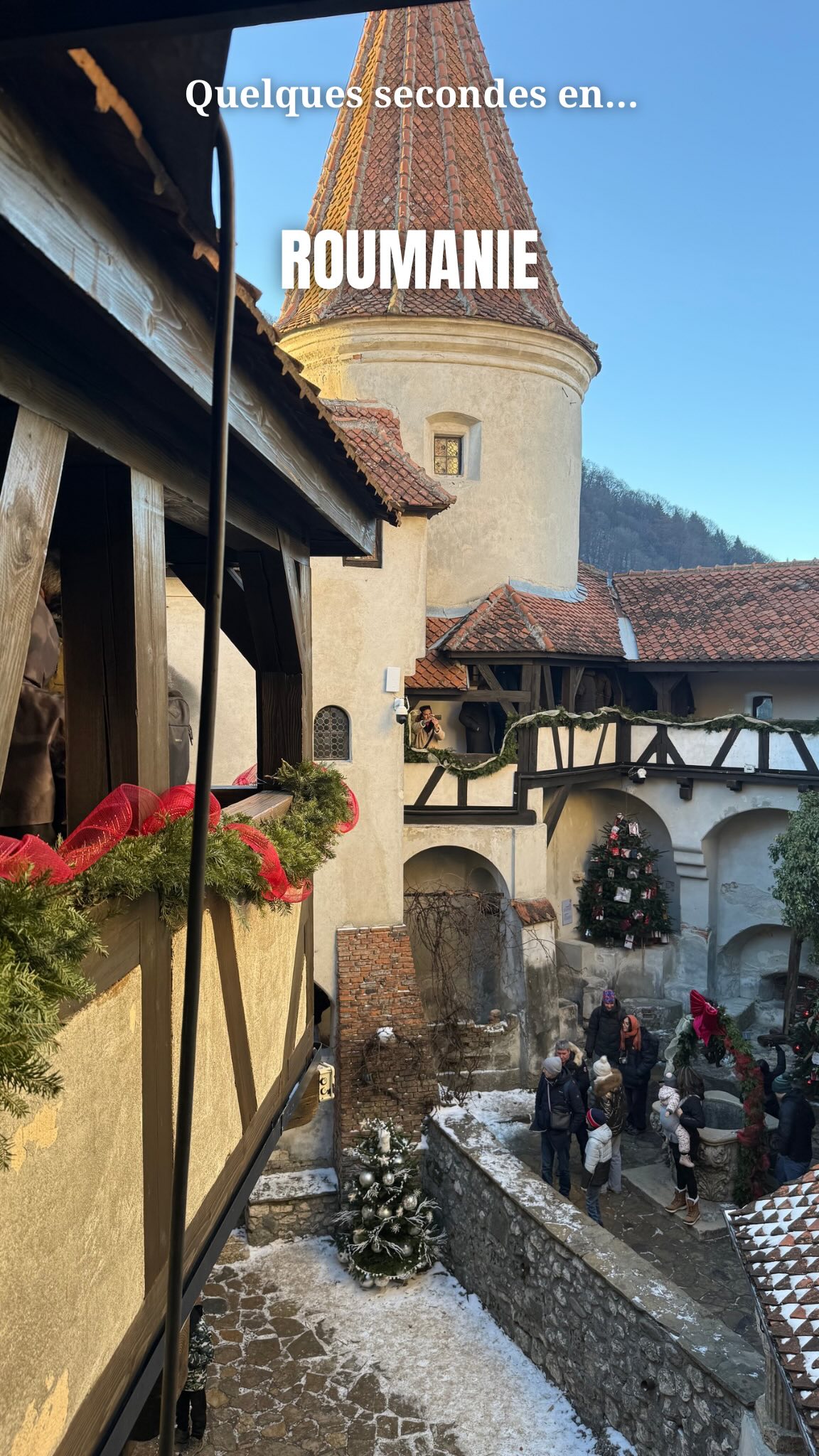 ✨ La Roumanie.
On n’y pense pas forcément quand on parle de voyage…
Et pourtant.
Des montagnes sauvages, des forêts mystérieuses, des villages hors du temps, des châteaux chargés d’histoire, et une nature encore préservée 🌲🏔️
La Roumanie, c’est ce genre de destination qui surprend, qui déconstruit les idées reçues, et qui te fait te dire à la fin :
👉 “Pourquoi je ne suis pas venu plus tôt ?”
Si tu cherches un pays authentique, dépaysant et encore loin du tourisme de masse, tu viens peut-être de le trouver ✨
📍Tu as déjà visité la Roumanie ?
#transylvania #roumanie #voyage #romania #transylvanie
