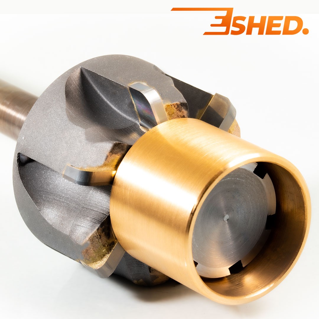Carbide-tipped corner radius pilot spot facer with a bronze ring.
.
.
.#eshedtools #solidcarbidetools #solidcarbide #cuttingtools #cncgrinding #cncmachining #machining #grinding #cnctools #cncmilling #creatingsolutions #nolimit #cnctoys #toolporn #madeinisrael #cuttingedgesolutions #aerospace #aviation #newagetools #formtool #automotive #carbidetipped #countersink #כליחיתוך #כרסומים