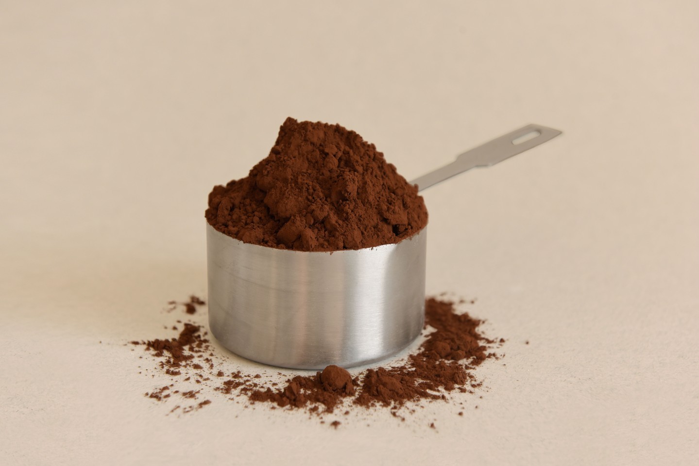 I heard a great comment from someone who recently bought my subscription box for their kids. They said that they were pleasantly surprised that the kitchen tools that I include each season were proper kitchen tools and not "kids stuff" or "toys".
I thought about this when I was building my business and I really wanted to include "TOOLS" and not "TOYS"! Just because kids are doing the cooking doesn't mean that they don't deserve to have their own proper kitchen tools. We use REAL kitchen utensils and we create REAL meals.
By using proper tools it makes the cooking process more efficient and safer. Without these tools, cooking meals can be frustrating and tiring. Plus it's important as chefs-in -training to know the difference between a whisk, a ladle and a colander.
I'm really happy that with each new season we are building out tool chest of kitchen tools and gadgets to make us Master Chefs!
👨🍳 Matteo
#cucinakids #cucinakidscook #youngchefs #kidscooking #cookingwithkids #futurechefs #kidsinthekitchen #kitchentools #cookingfun #cookingskills #giftsforgrandkids #kidsculinaryskills