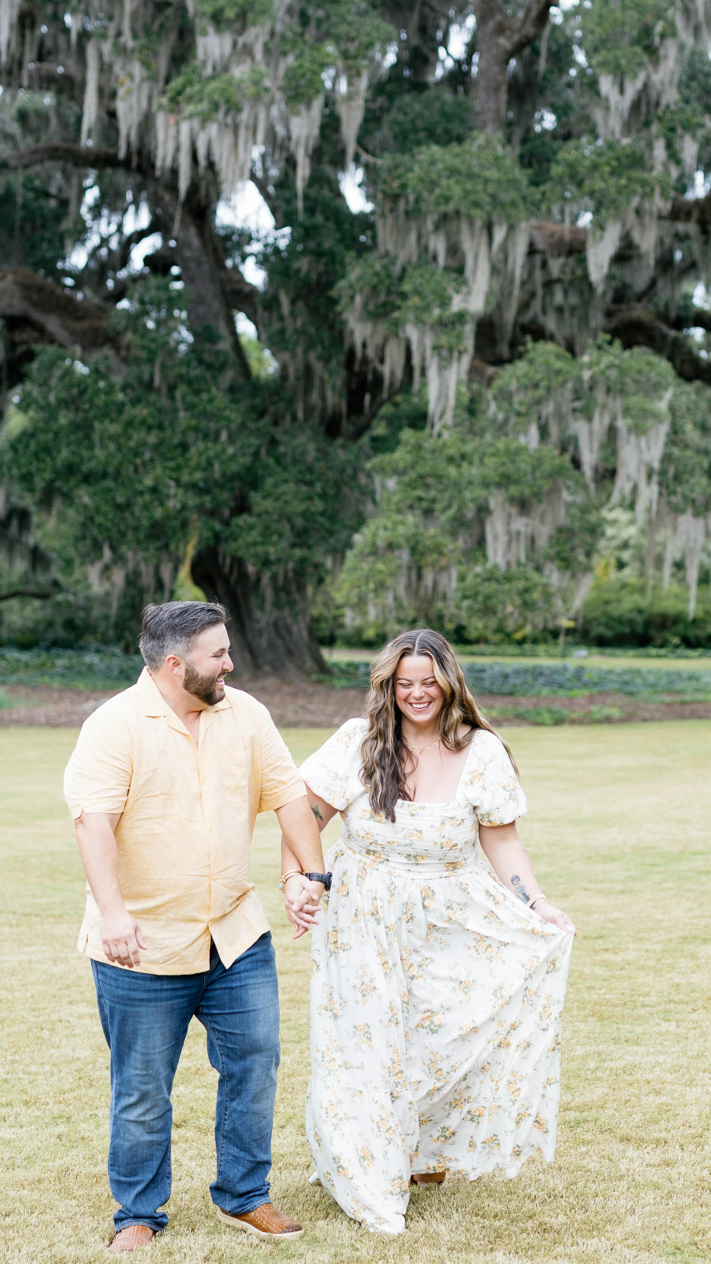 Anyone else dreading this cold weather and longing for warmer days 🙋🏼♀️ take me back to this fall day at the beautiful airlie 🤍
#airliegardens #wilmingtonncphotographer #ncfamilyphotographer #wrightsvillebeachphotographer #oakislandphotographer