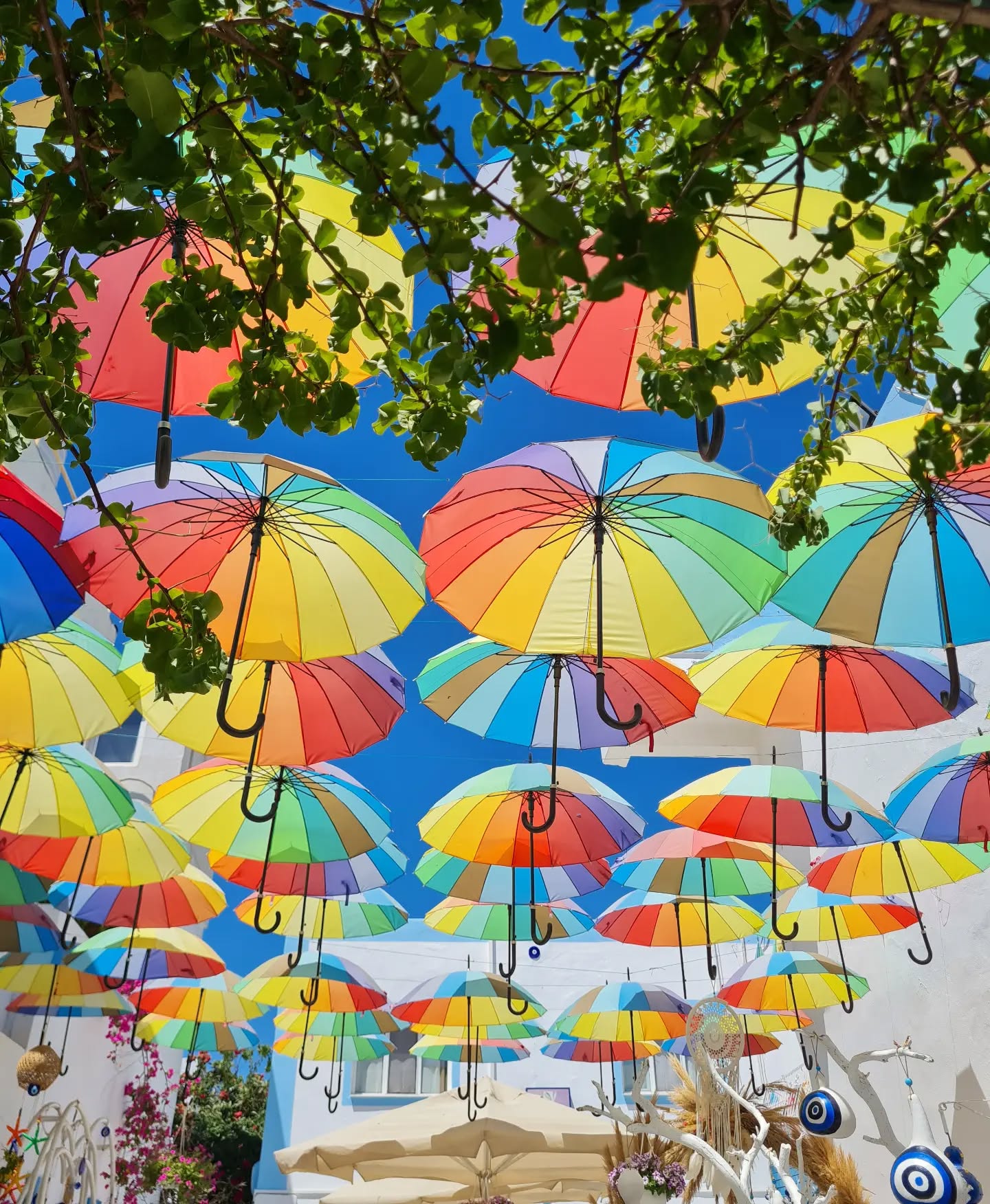 On a sunny day you just need some umbrellas.
#tigakitours #bodrum #turkey #bodrumturkey #tigaki #marmari #lambi