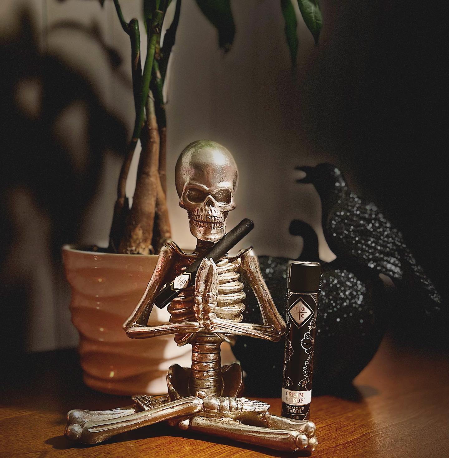 Hall of Flowers Favorite goes to……
@cotc_gardens 🔮💀🖤
This product is 20/10 for me.
From the Black Obsidian crystal filter tip, to the black paper, to the way it smokes I couldn’t have enjoyed it more.
Imagine healing and protective energy whilst smoking… PURE BLISS 🧿🪬
Not only was it a smooth and tasty smoke but it burned super even and slow.
I saved this baby for when I got back from my trip and it was the first thing I whipped out of my sample bag! Appreciate the love @cotc_gardens y’all are killin it! ✨
#creamofthecrop #blackobsidian #diamondbarell #hallofflowers #crystal #croptober #halloween #crow #skeleton #pumpkin #ilovecannabis #themarijuanamedium