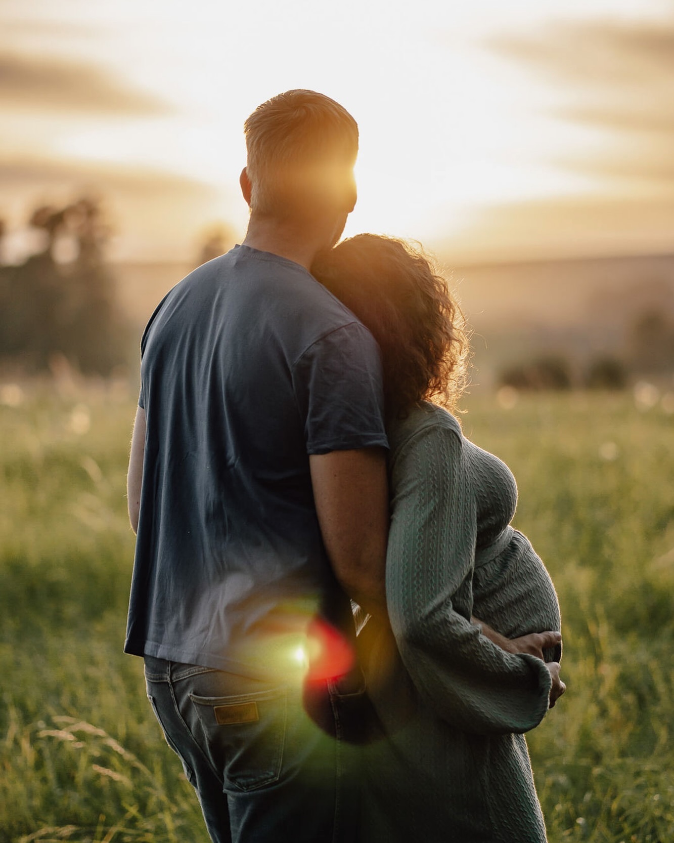 Babybauch Shooting No. 2 ☀️
#babybauch #babybauchshooting #sonnenuntergang #paarshooting #parentstobe #sommerabend #schwangerschaftsfotografie #couplegoals #pippagragie