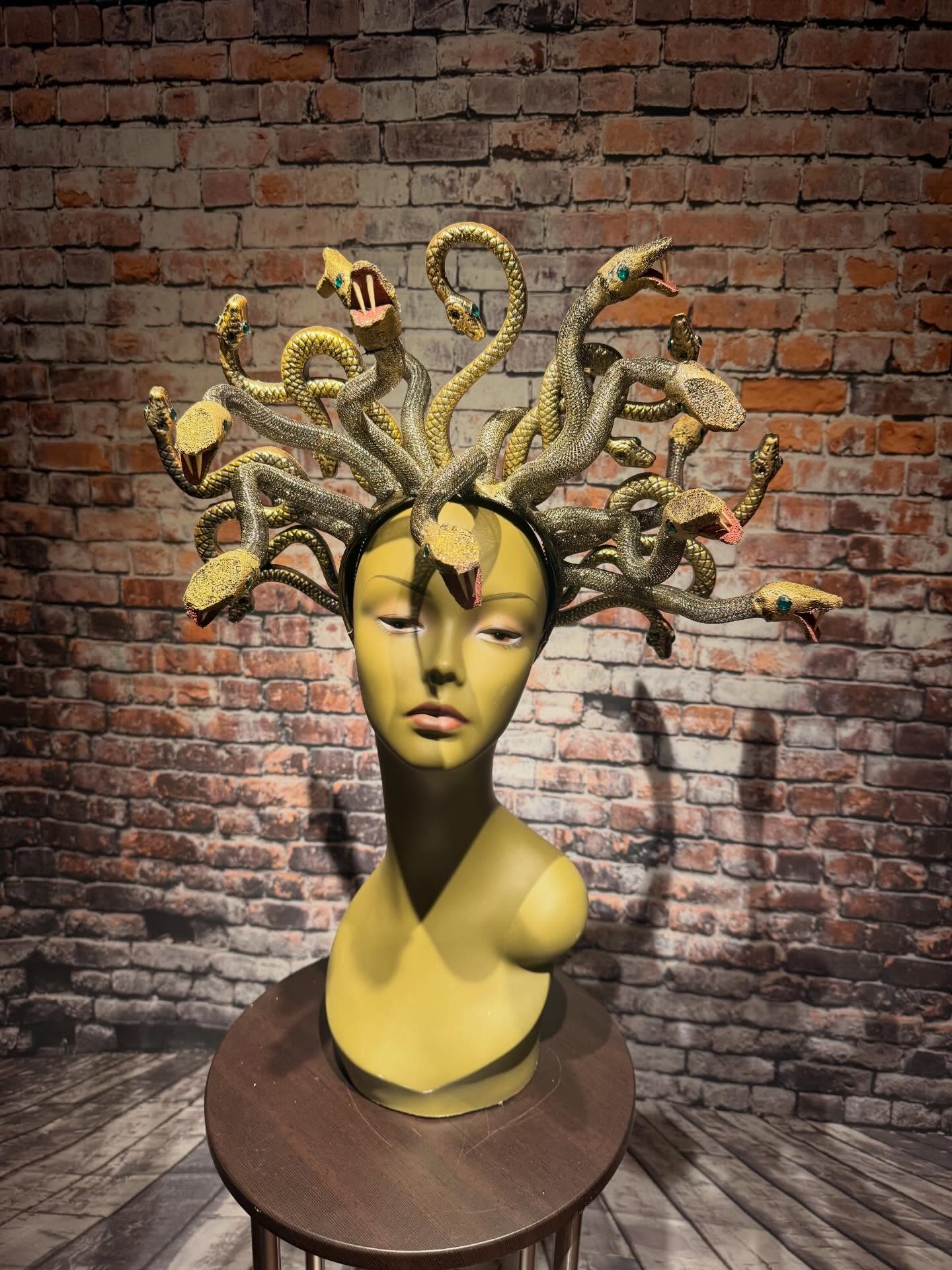 Now available MEDUSA headdress
#medusa #medusaheaddress #hybrid #medusavenusflytrap
#venusflytrap venusflytrapheaddress
medusaheadpiece medusacosplay medusacostume snake snakes snakeheaddress snakeheadpiece headdress wearableart headpiece gorgon medusagorgon priestess
greekmythology Stheno Euryale versace mythology chicagoartist