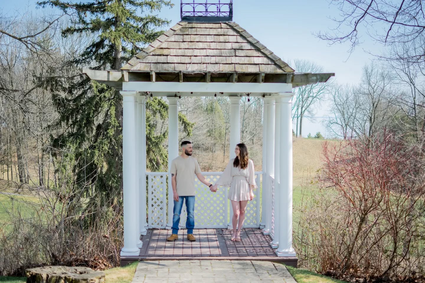 Forever is just the beginning 💕
#engagementshoot #engaged #springhassprung #photography #torontophotographer #gtaphotographer #shesaidyes