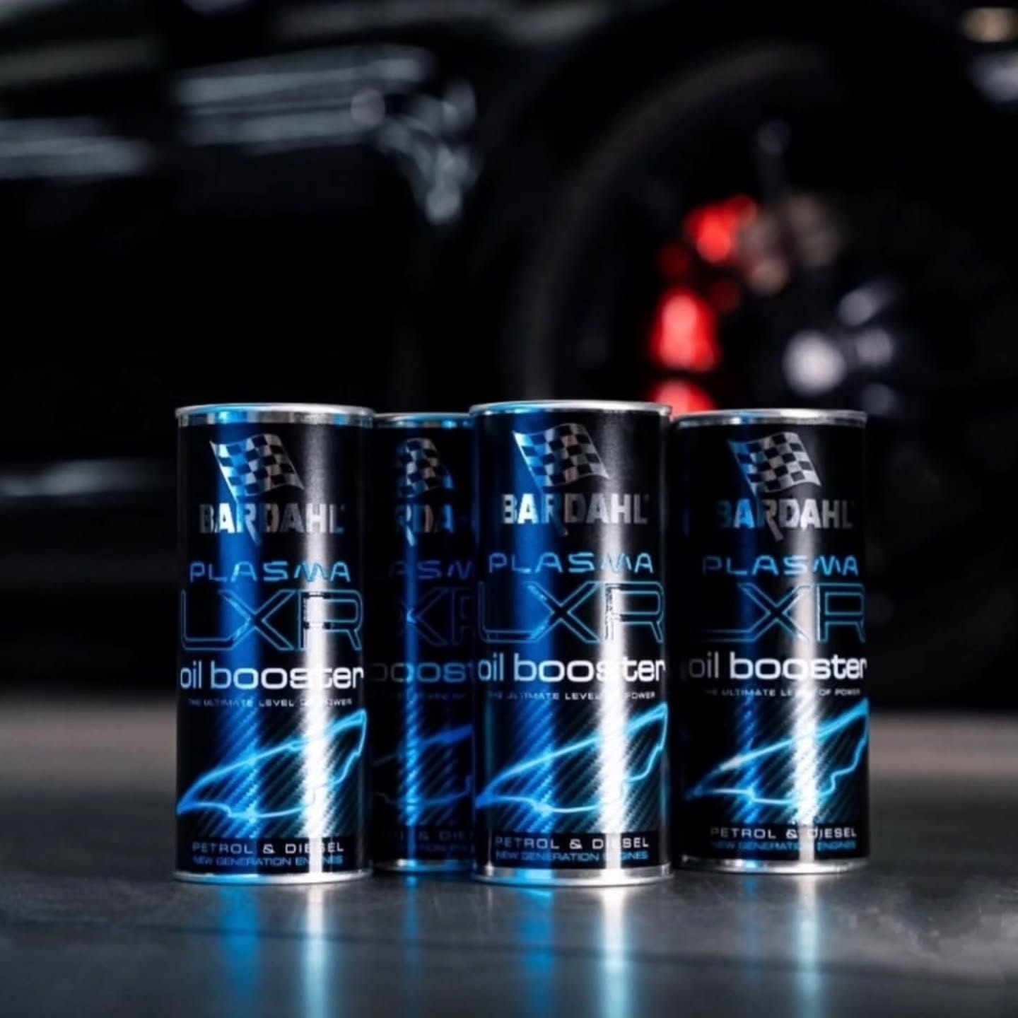 Mais informações:
👉 www.innolub.pt 👈
#Bardahl #bardahlplasma
#bardahlportugal #bardahloils #innolub #lubrificantes #aditivos
Bardahl Plasma LXR é um aditivo para óleo de motor de alta performance que utiliza biotecnologia (sem petróleo) para reforçar a lubrificação através de moléculas de origem vegetal. Frequentemente chamado de "Plasma Elixir", ele cria uma película protetora magnética e ultra-lubrificante que reduz o atrito e o desgaste das peças móveis.
Principais Benefícios
Eficiência Térmica: Reduz a temperatura de funcionamento do motor e melhora a estabilidade do óleo em temperaturas extremas.
Redução de Consumo: Auxilia na diminuição do consumo de combustível e de óleo, além de limitar as emissões de CO2.
Proteção Avançada: Transforma a estrutura das moléculas de óleo de 2D para 3D (agindo como "micro-molas"), o que aumenta a resistência e durabilidade sob pressão extrema.