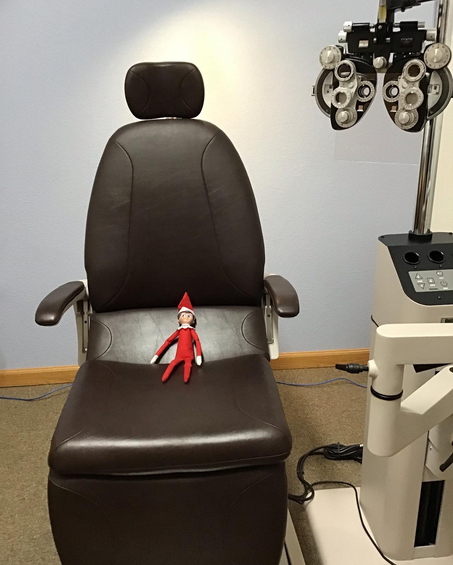 Fred is ready for his yearly eye exam. Bet you thought elves had great vision huh? We still have to make sure those magical eyes are healthy. That’s part of exam process. Not only do our magical doctors check your vision but they also check the health of your eyes!!! Follow Fred and get your annual health/vision exam! #elfintheexamchair #elf #christmas #eyeexam #lakeway #optical #fun