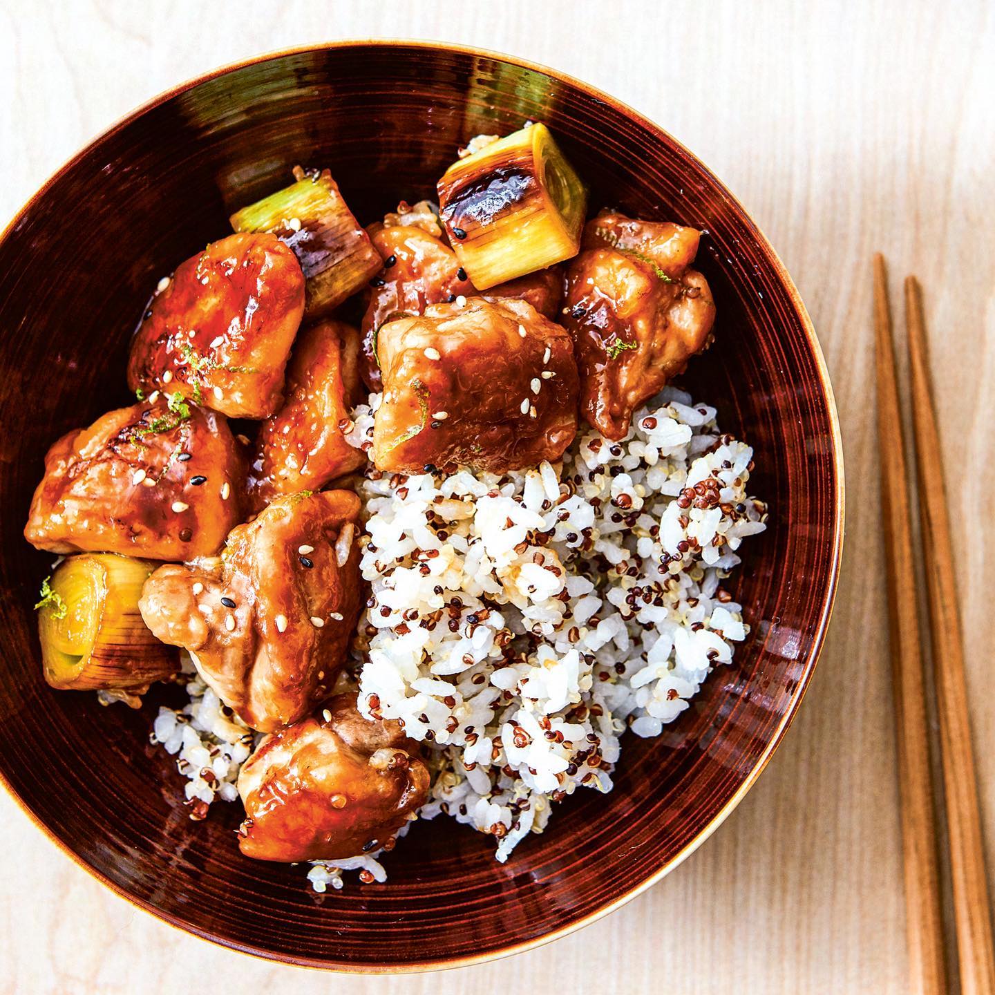 Chicken Lime Teriyaki Don🍚
Teriyaki is so popular and easy to make you don’t have to go to a Japanese restaurant to have it! Supermarkets and grocery stores sell ready-made bottles of the sweet, soy-based glaze that you can use to marinate your chicken, salmon or whatever takes your fancy. But nothing beats the taste of a homemade teriyaki sauce. It is simply delicious, not too sweet. I like to add lime juice and zest for an extra fragrant twist. If you can, try to serve it with yuzu kosho which gives a heat and citrusy note that sharpens the sweetness of teriyaki sauce!
After trying this recipe, you might never purchase ready-made teriyaki sauce again!
Learn how to master this recipe, LINK IN BIO.
Here, I would like to share some of my favourite one bowl/plate recipes from my cookbook #atsukosjapanesekitchen @rylandpetersandsmall with you, so make sure you follow for more!
#recipeoftheday #recipeshare #healthyrecipes #healthyrecipeshare #vegetarianmeals #homemadefood #homecook #homecookedfood
#teriyaki #donburi