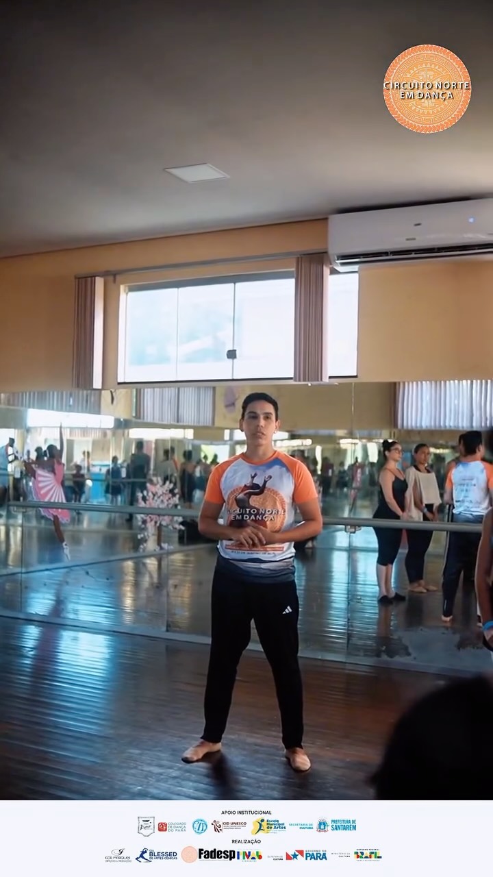 A Escola Municipal de Artes Emir Bermeguy recebeu oficinas do Circuito Norte em Dança Itinerante, em Santarém.
Workshop de Balé Clássico, com Cadu Lima.
CND, o palco da dança na Amazônia ✨