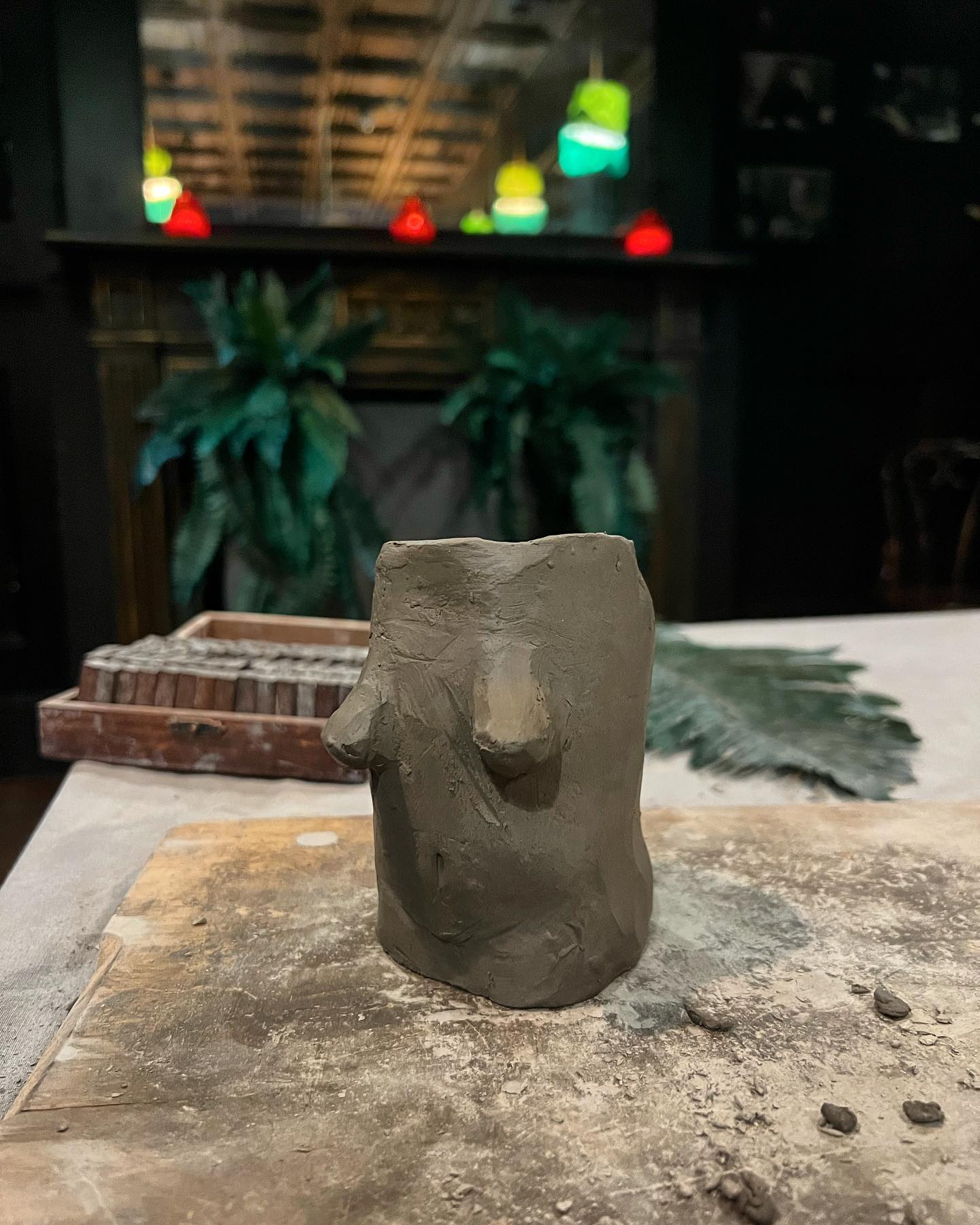 Few days to go and last chance to get your spot booked for the upcoming workshop 👌link in bio for booking and more info about our air dry clay classes, all levels welcome and all materials are being provided ✌️