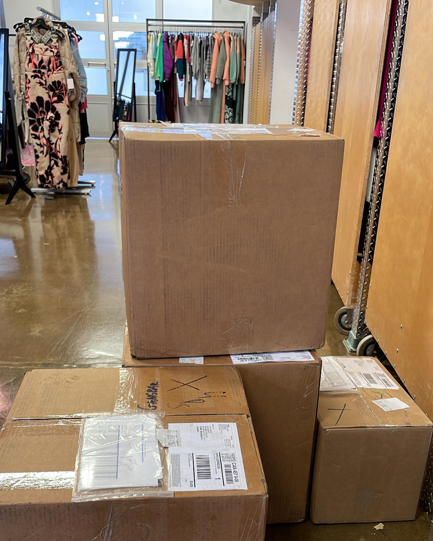 Friday’s with new @freepeople to unpack brings us joy 😍