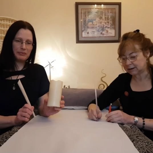 If The 2 Ronnies were holistic therapists ... name that sketch!!! 🕯🕯🕯🕯
(Anne-Marie & I doing our Hopi Ear Candling "holistic therapy spotlight" video, just in time for Tinnitus Awareness Week. Oh..how we laughed 🤓😎)!!!
#tinnitusawareness week
#thermoauriculartherapy #hopiearcandles #holistictherapies #laughterisgoodforthesoul