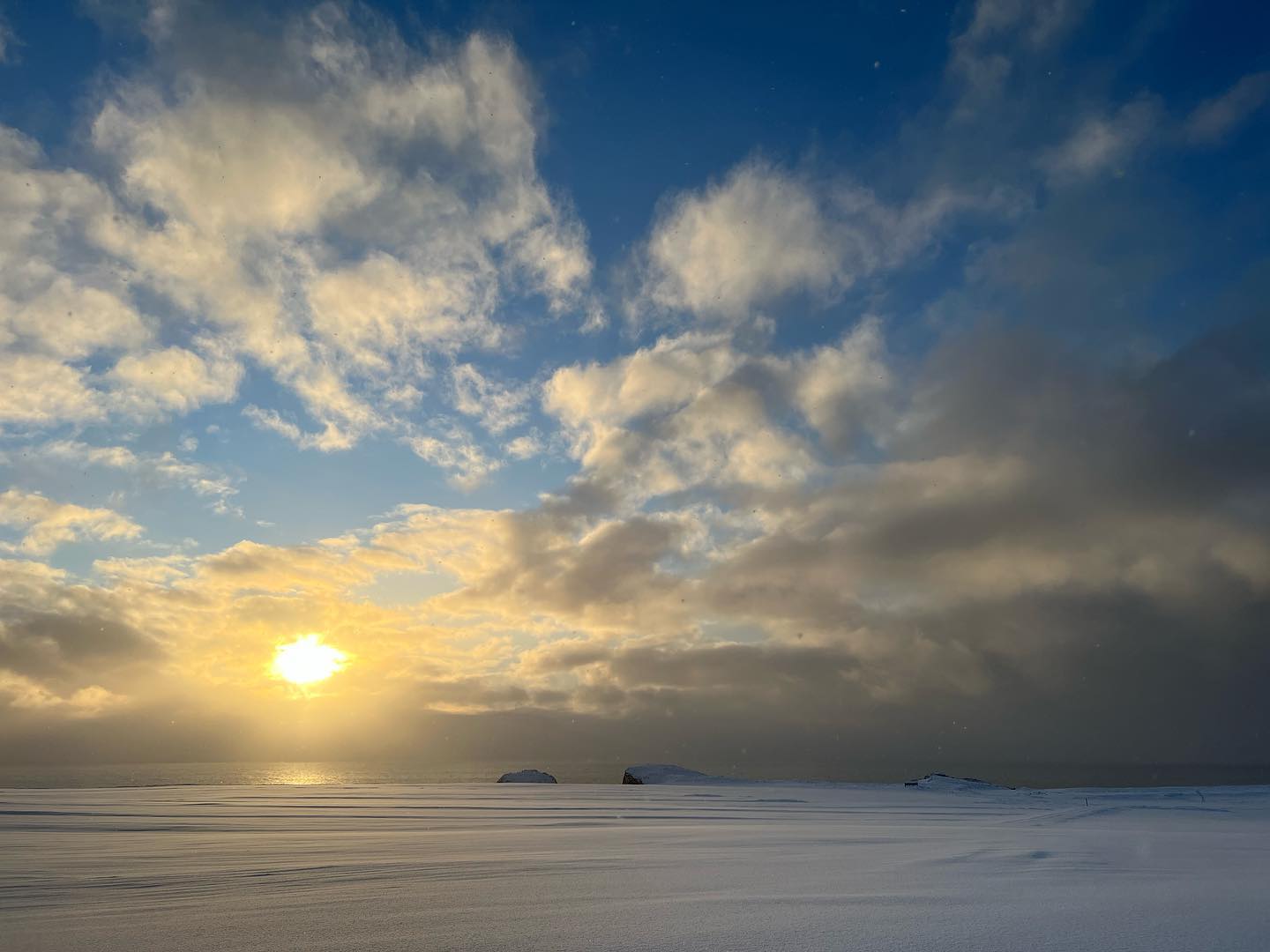 Unfiltered afternoon sunset on March 1st. ☀️🌟
March 1st was the last day to apply for our June residency. The deadline for the July/August residency will be May 1st.
See further on www.baer.is