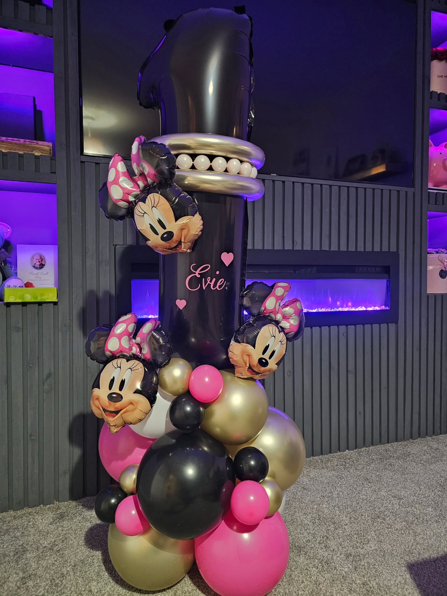 Cuteness overload 😍😍😍
Minnie Mouse balloon stack all ready for the birthday girl 🎂🍰