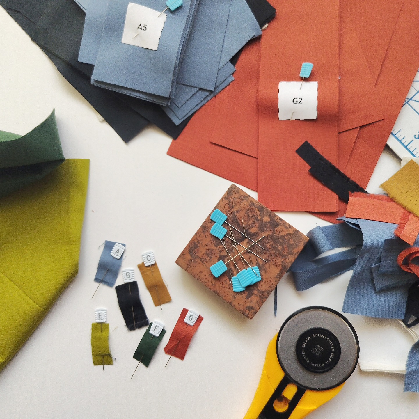 What's everyone working on this weekend?! I'm taking a trip to @suppose_co with some quilt buddies and will hopefully get a pattern written and off to tech editing 😬🤞🏼