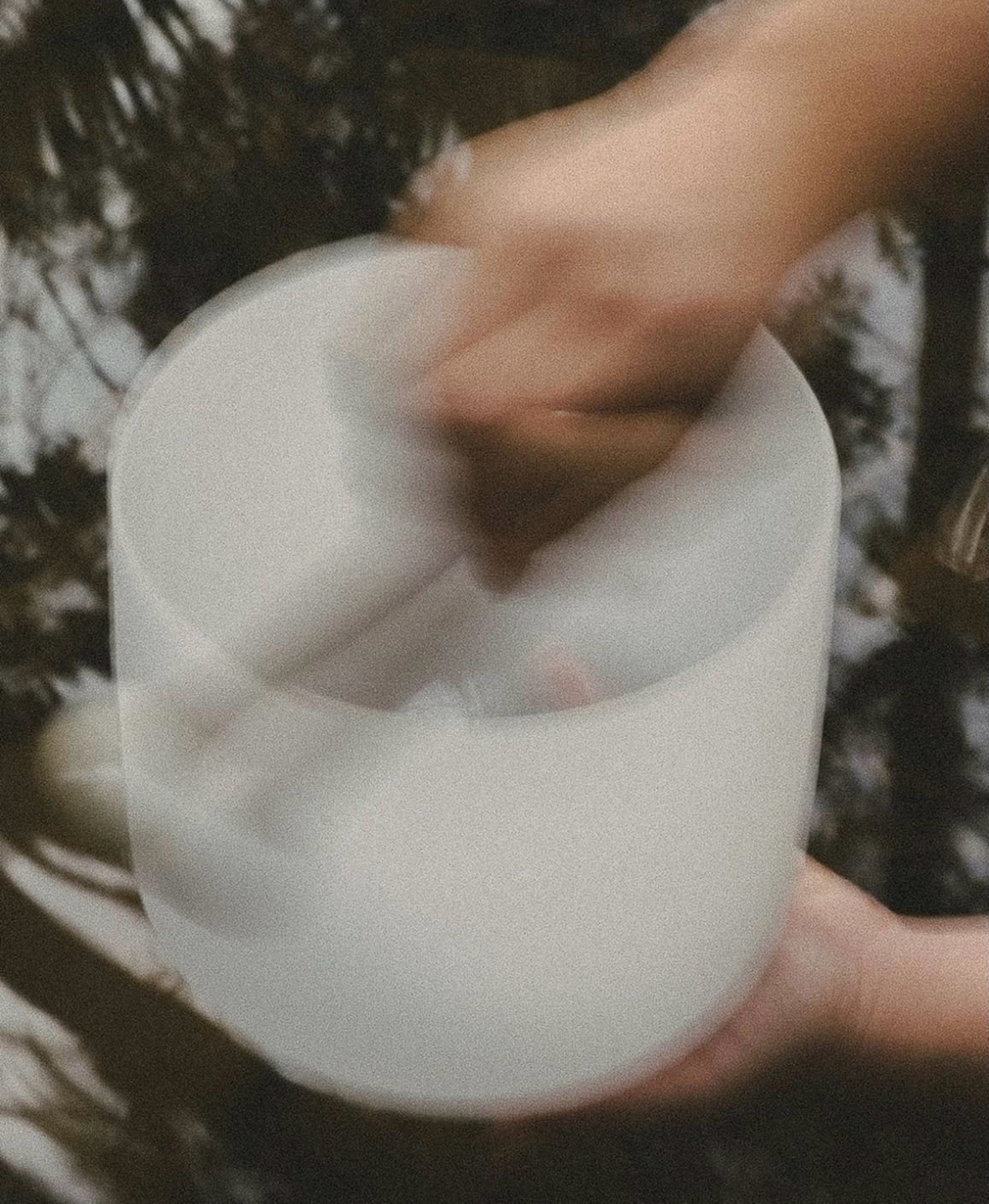 Sound is like standing at the edge of deep water, being invited to step in…
asked to meet yourself in the stillness it creates.
Most of us meet the gong in short moments.
An hour here, a taster there.
But the gong isn’t really something you visit briefly.
It’s a ceremony you enter, like the ocean rather than a bath.
For me, the gong is water.
Soft and receptive, yet quietly stirring.
A tide that reaches the places words cannot.
If something is ready to move, it will gently dislodge it.
Through deep listening.
Even within great waves of sound, we find an inner quiet. A slightly altered, dreamlike state.
The mind slows.
The nervous system softens into safety.
The body begins to remember how to unwind.
This cannot be rushed.
We need time for the current to carry us and Time for stillness to become surrender.
Sound doesn’t heal, it reveals.
It shows you where you are bracing, and invites life to flow through you, like water clearing a long blocked stream.
This is why longer gong journeys are so powerful. They’re not necessarily more intense, but offer more spaciousness, giving us long enough to be taken somewhere deeper than thinking or rest.
To close the winter season I’m holding two extended experiences an ALL NIGHT immersion in community, held through the dark as you rest and receive and a four hour ceremonial descent into the inner waters.
If you feel the pull to dive deep, to soften your grip, to trust the unseen…
Come and be held in sound.
January 31st : All Night Gong Puja @micayogastudio
February 28th : Gong Ceremony
@oru_space