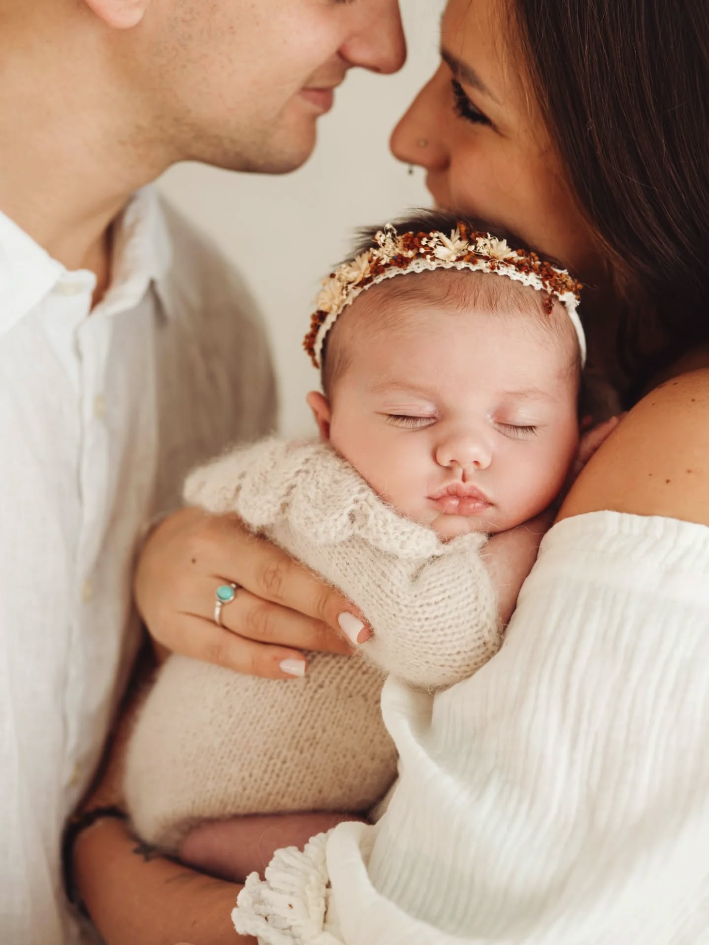 Alcune delle storie che racconto rimangono per sempre nel mio cuore 🤍
#newbornphotography #newbornphotographer #ticino #lugano