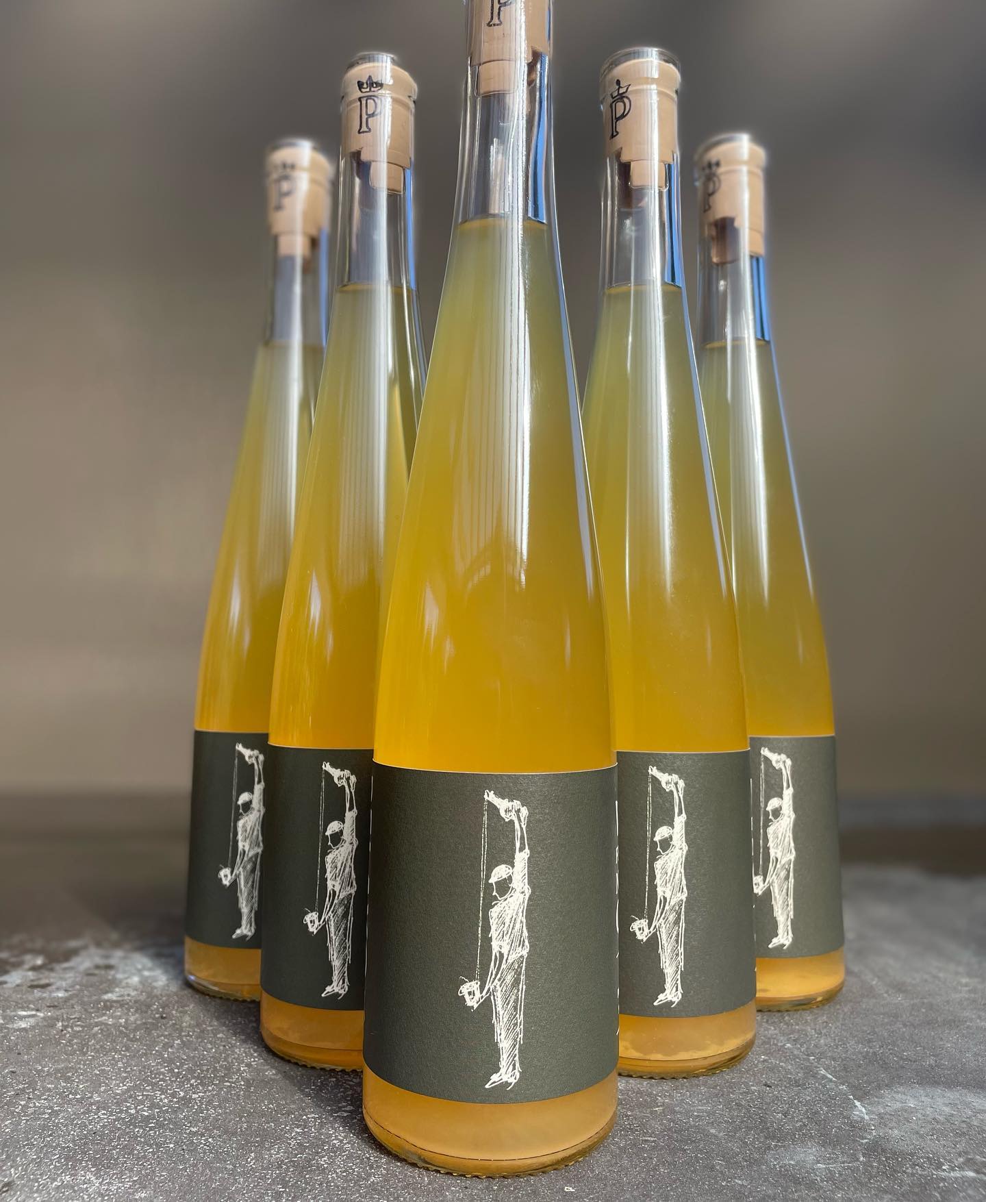 Pelayo Cider OFFICIALLY for sale online as of today! Link in bio to shop cider.
We can honestly say this is some of the best natural cider on the market which is why we are SO excited to share it with more people.
Go ahead and place an order and we will package it up and send it your way!!! Oh and we have shipping covered for you on all full cases :)
#cider #sidra #naturalwine #apples #wildfermentation