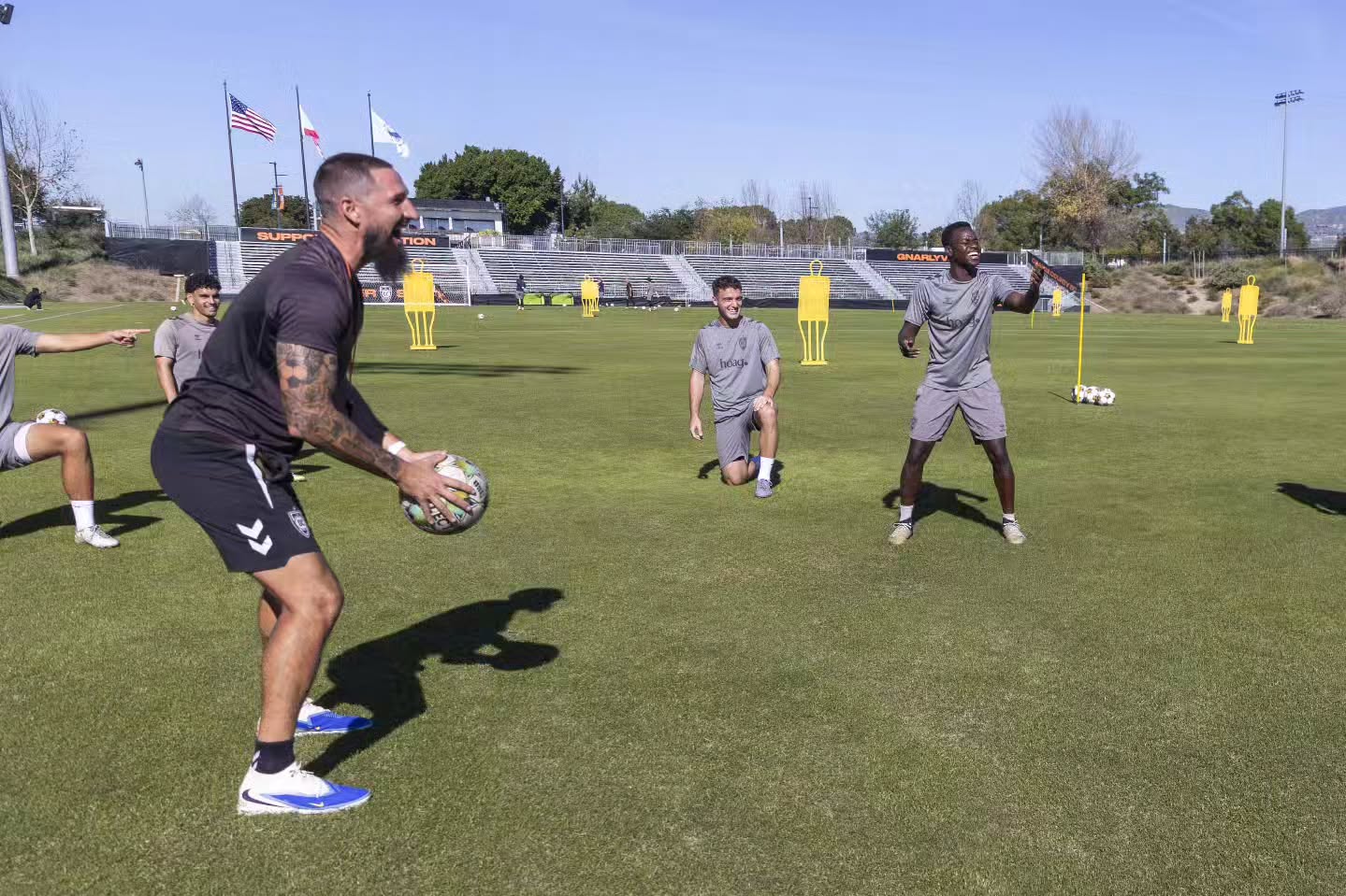 Season 2 with @orangecountysoccer , up and runnin'✌🏼🧡⚽️
.
Bringing the vibe.
.
Moving with gratitude.
.
Thankful God has given me this opportunity to serve the next generation of players, and the next generation of men.
.
And excited to see what this season brings🏆👀
.
.
Walk The Talk.
.
.
📸: @lizarphoto
.
.
.
#WalkTheTalk #keGri #iam1stPhorm #soccer #uslchampionship