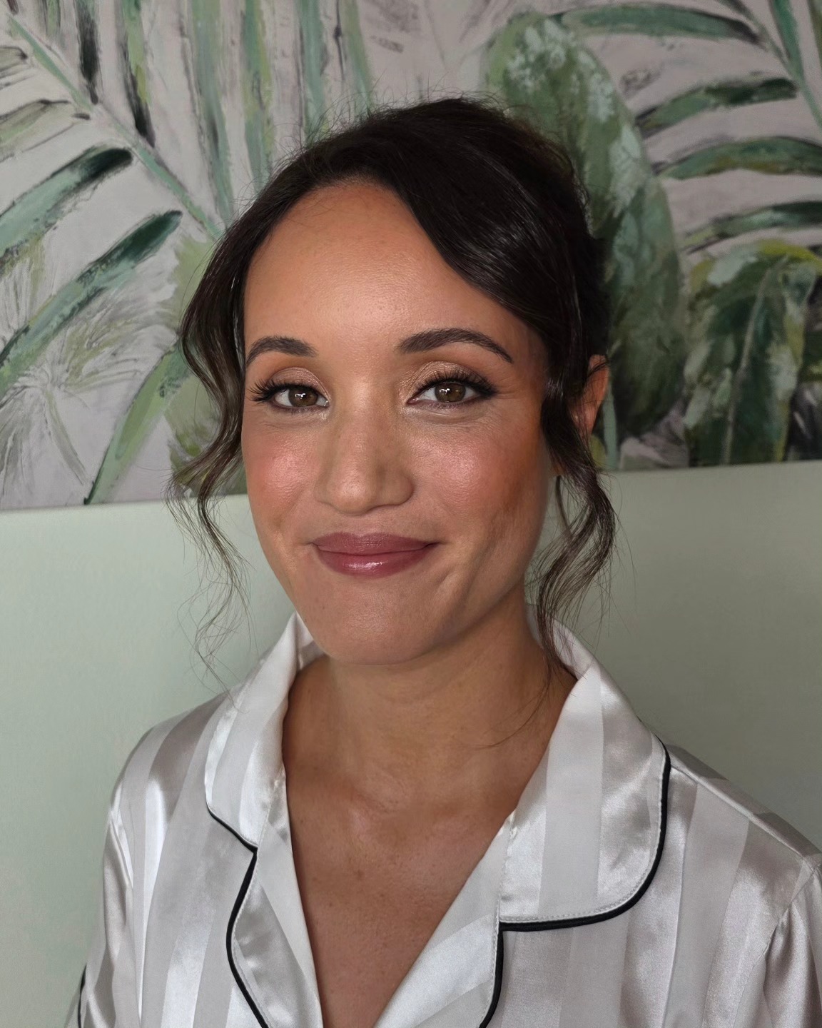 Beautiful Claire 💕
Was such a lovely morning spending time with Claire and her sister getting them both ready for her special day!