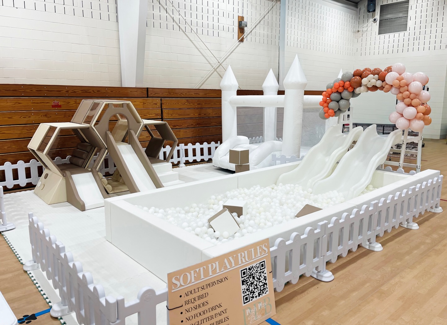 Looking for a bounce house, double slide & soft play? We have it ALL 😍 we loved doing this customized package! This combo is one of the many packages that we offer that allows kids of all ages to have the best time ✨
#bouncehouserentalvb #vblocals #doubleslidevb #757moms #ballpitva