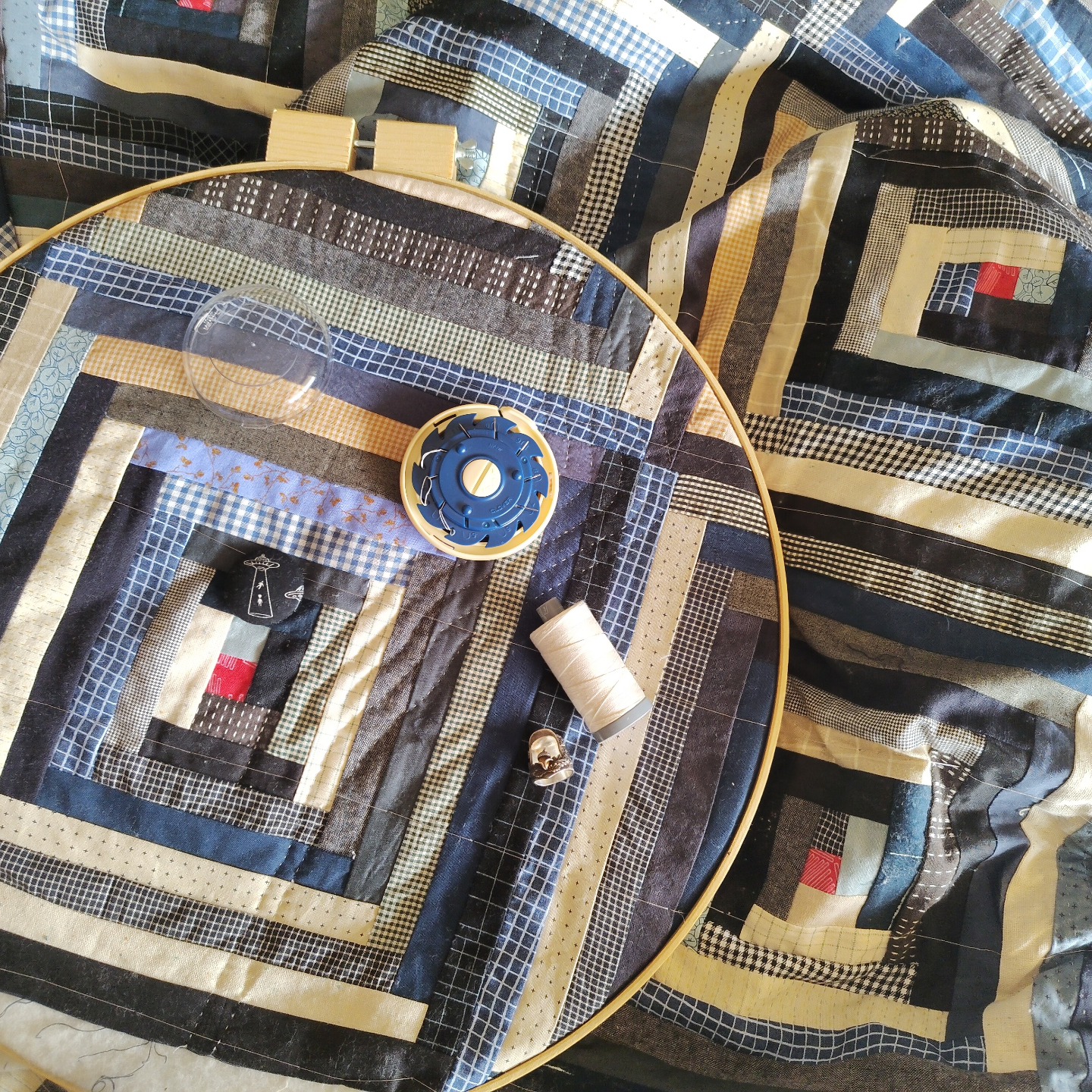 Lately.
#handquilting #aurifil #handmade #handstitch #quilt