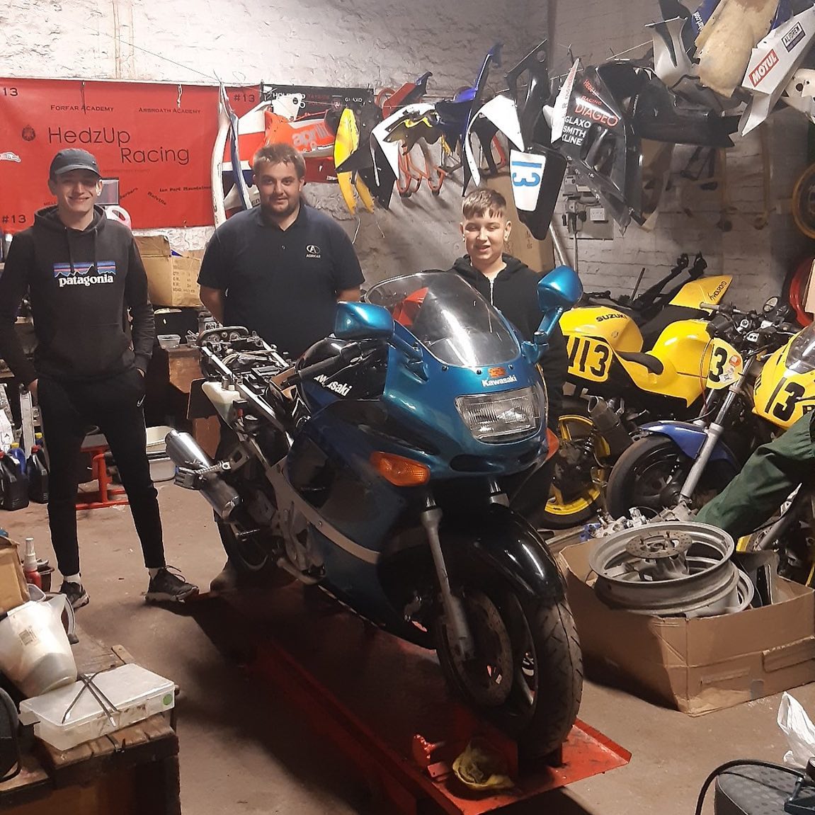 Tonight's Hedzup team! Sorting out and tidying along with watching some class dvds!