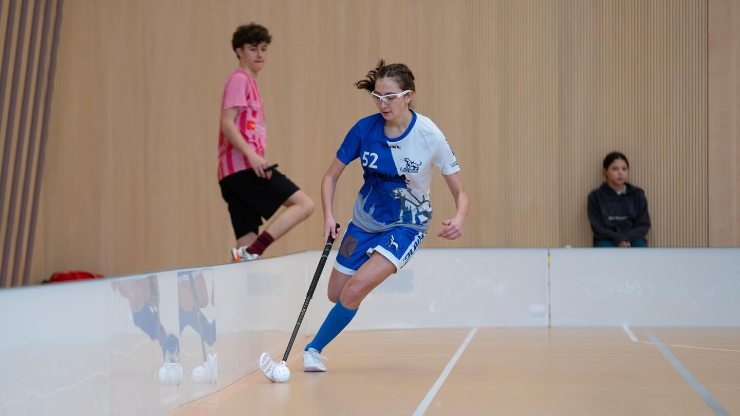 Fotorückblick unserer U17🦁
🔵⚪️
Vergangenes Wochenende feierte das Team zwei tolle Heimsiege!🤩
🔵⚪️
📸: @n.rechberger
🔵⚪️
#lioness #swissunihockey #floorball #schweiz #juniorinnen