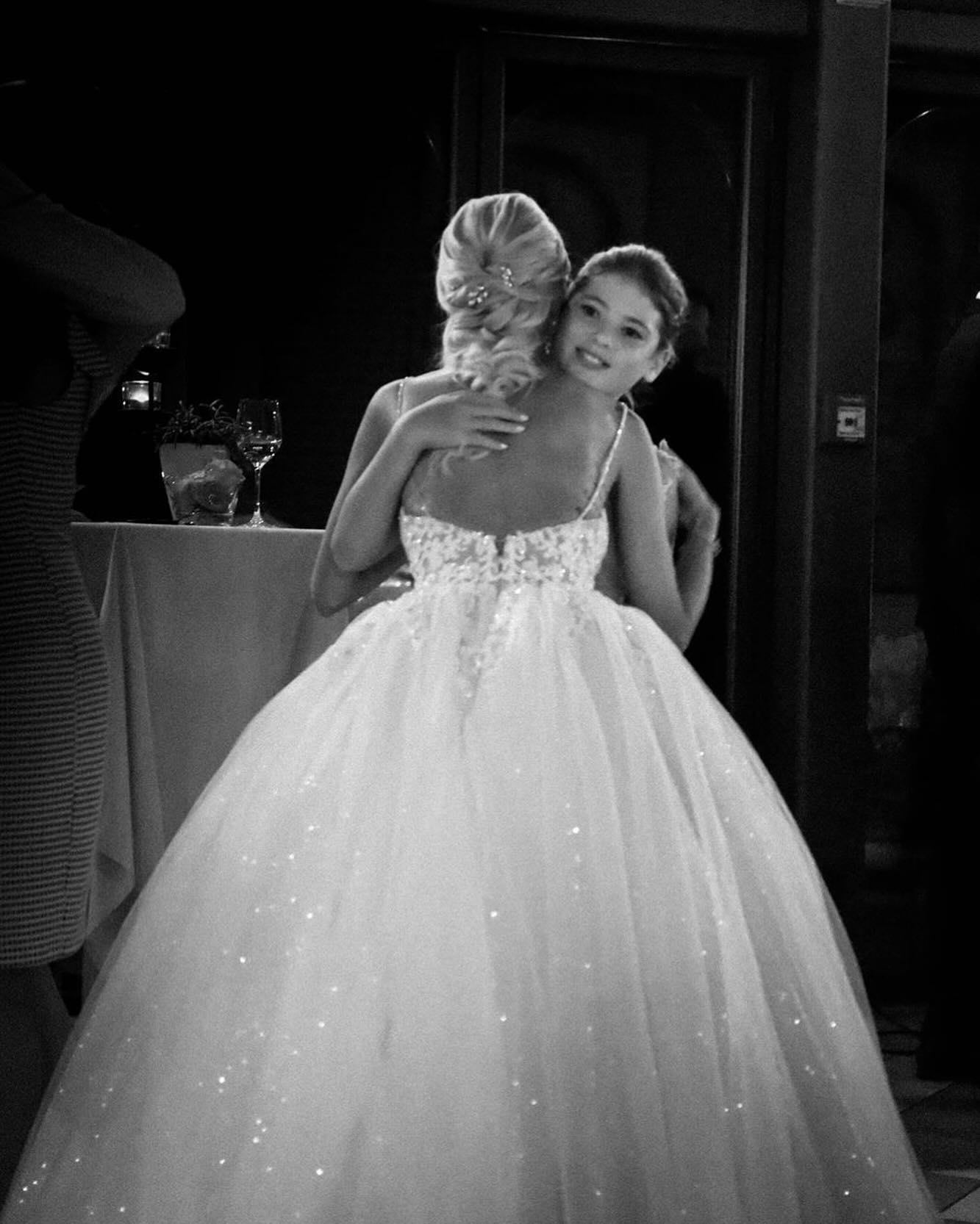 Such a beautiful photo and moment from a wedding celebration where I had led the ceremony earlier that day. Like something straight from a magical Disney movie! ✨👸🏼🥰
#wedding #hochzeit #destinationwedding #trauredner #princess #bride #beautifulmoments #beautiful