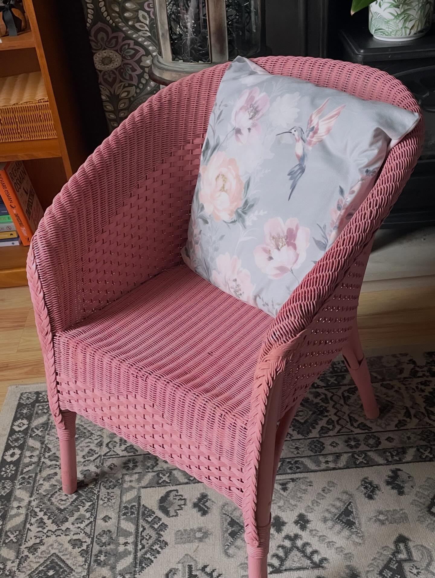 -SOLD-
What we really need in our lives this time of year is a pop of colour and this gorgeous wicker chair fits the bill perfectly. Great for brightening up a quiet corner in a beautiful pink hue it would work well in any room in the house. Even āKitkatā seems to of taken a liking to it! š Ā£45
Have a bright and cheery day!
#lloydloom #wickerchair #pink