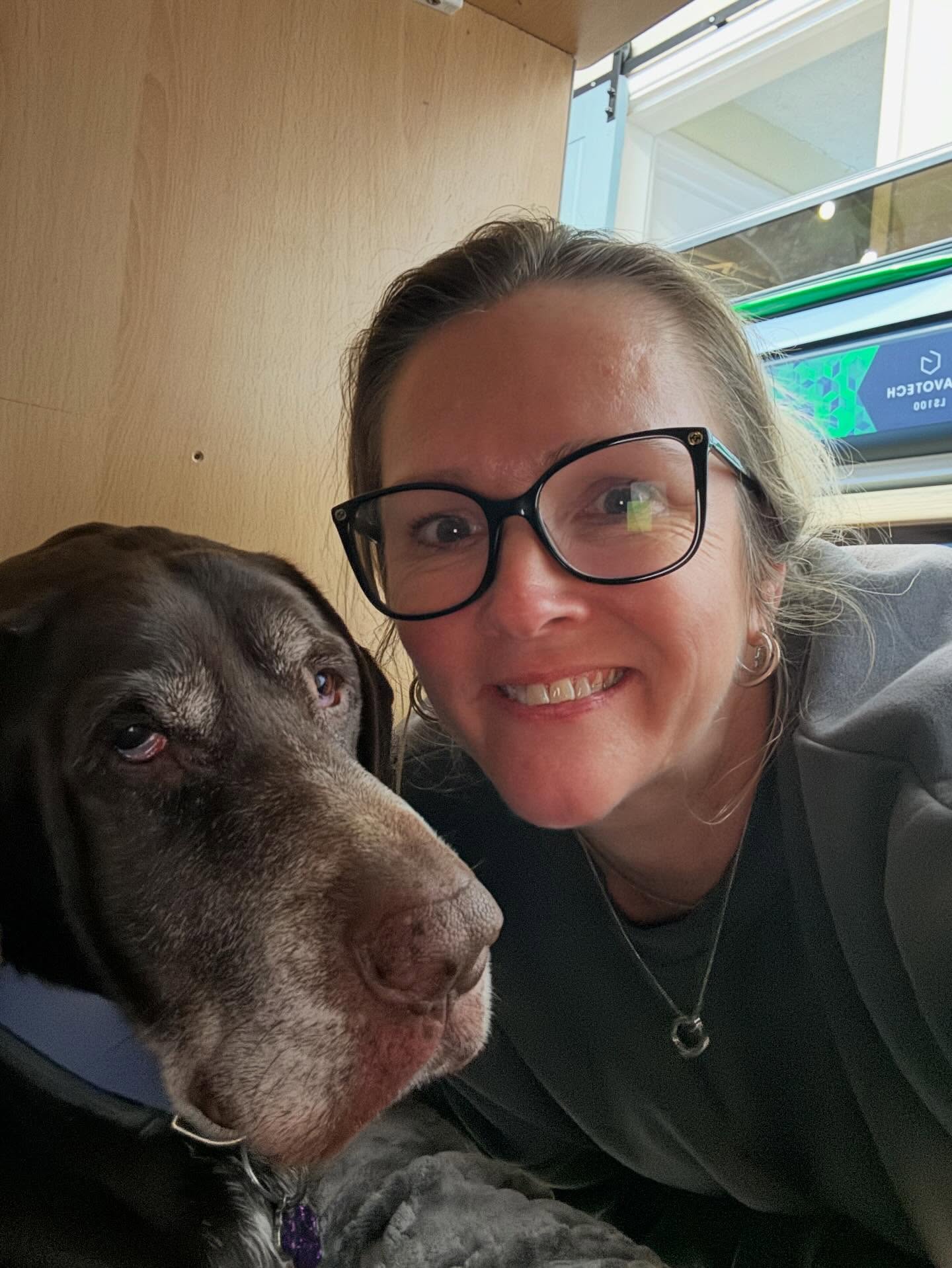 Down on my hands and knees having a conversation with Dido (using the voice you only use with your dog 😂) not realising there is a customer in the shop talking to Paul 🤣🤦♀️
God knows what was going through his mind, hopefully he has a dog of his own so he can relate 🤣🤣 and yes, I know Dido looks bored of our conversation 🙄
#germashorthairpointerlovers #pointersofinstagram #germanshorthairpointer #doglovers